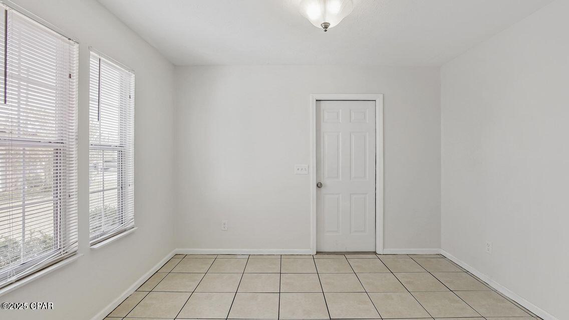 Image 7 For 1817 Foster Avenue