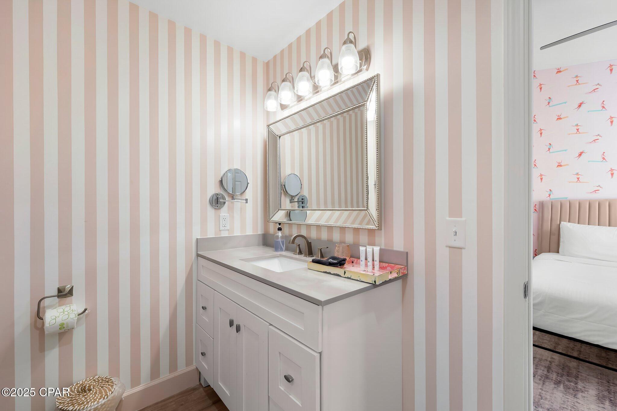 Image 102 For 10609 Parkhill Circle