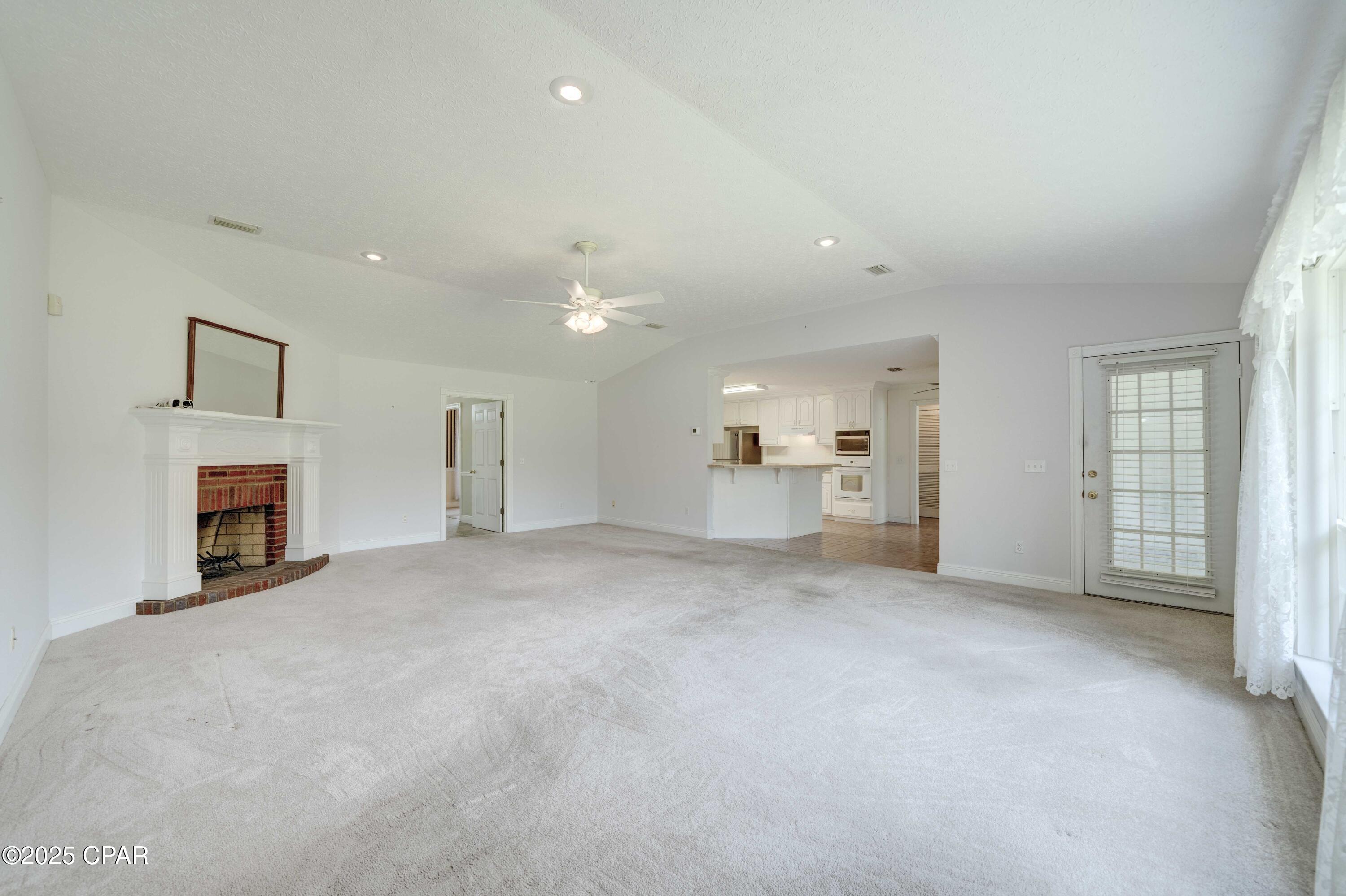 Image 12 For 1119 College Boulevard