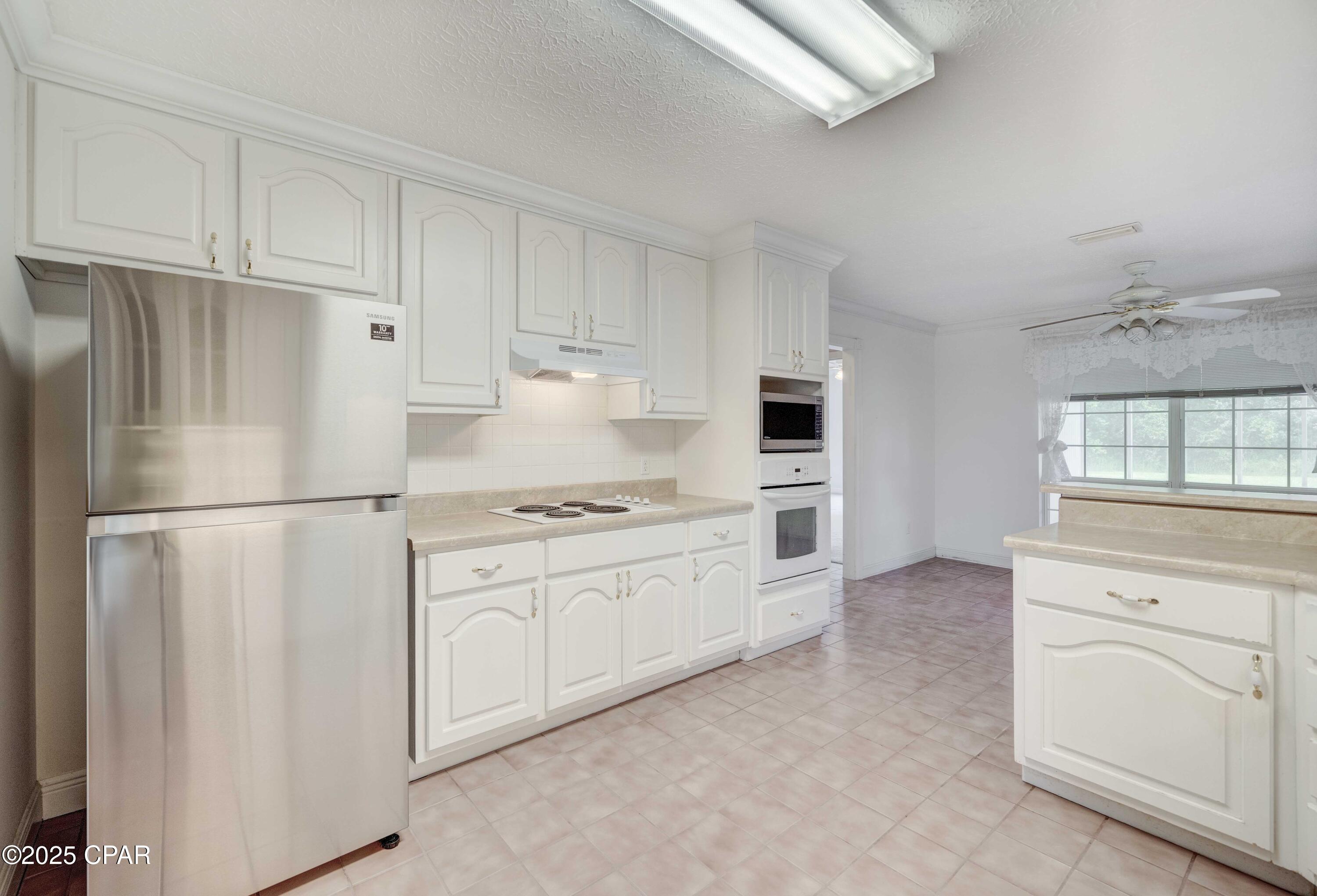 Image 17 For 1119 College Boulevard