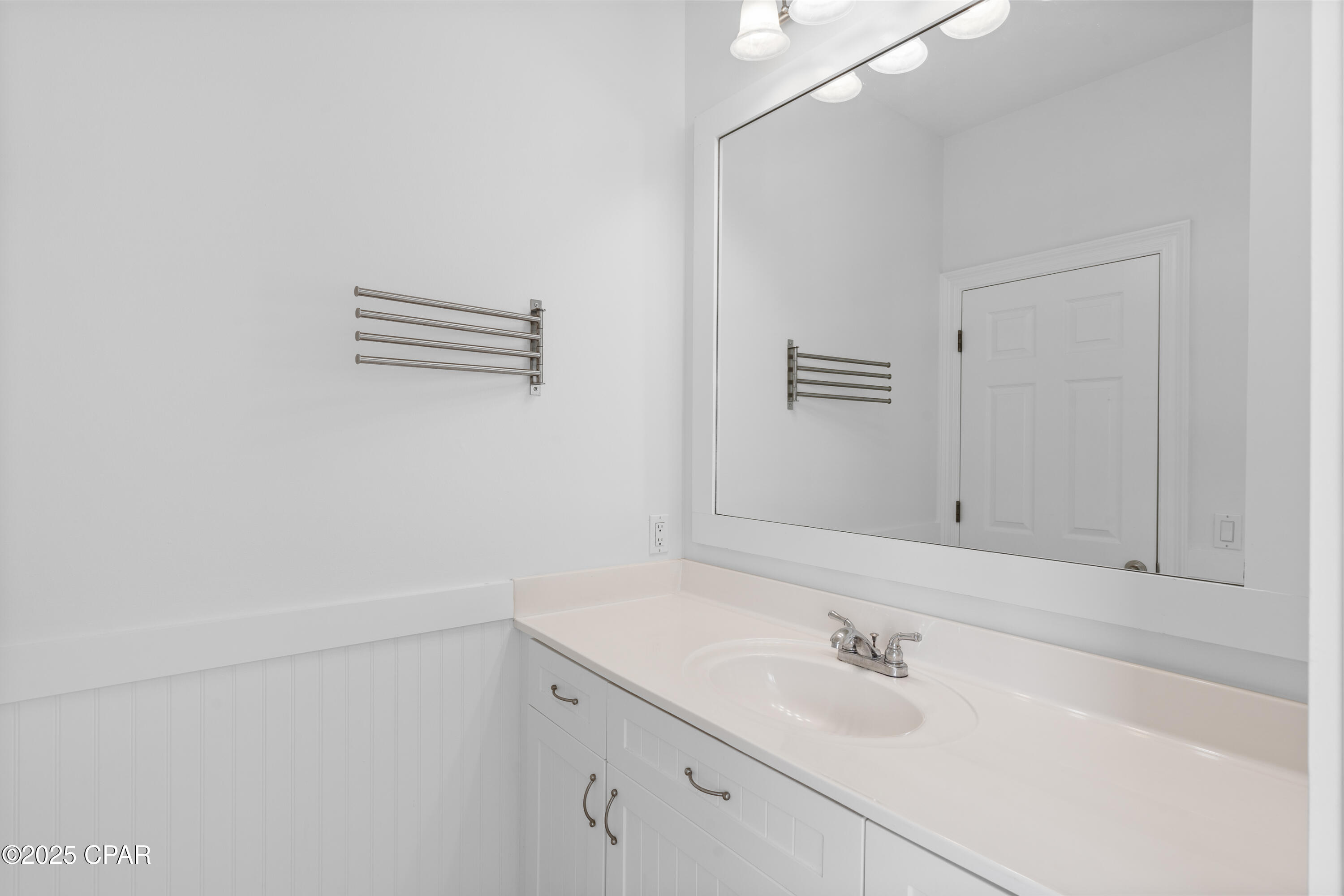 Image 33 For 80 St Simon Circle