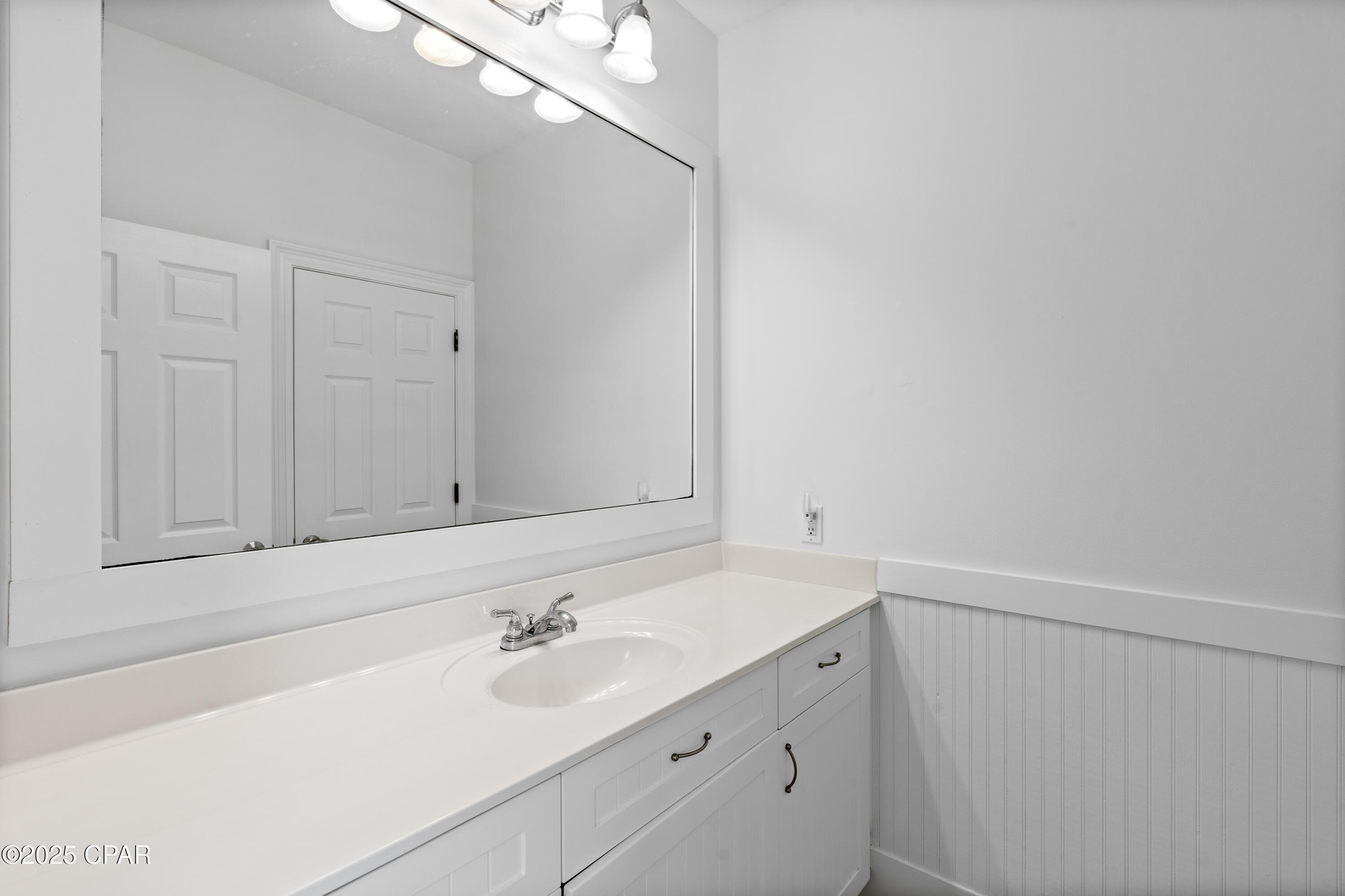 Image 34 For 80 St Simon Circle