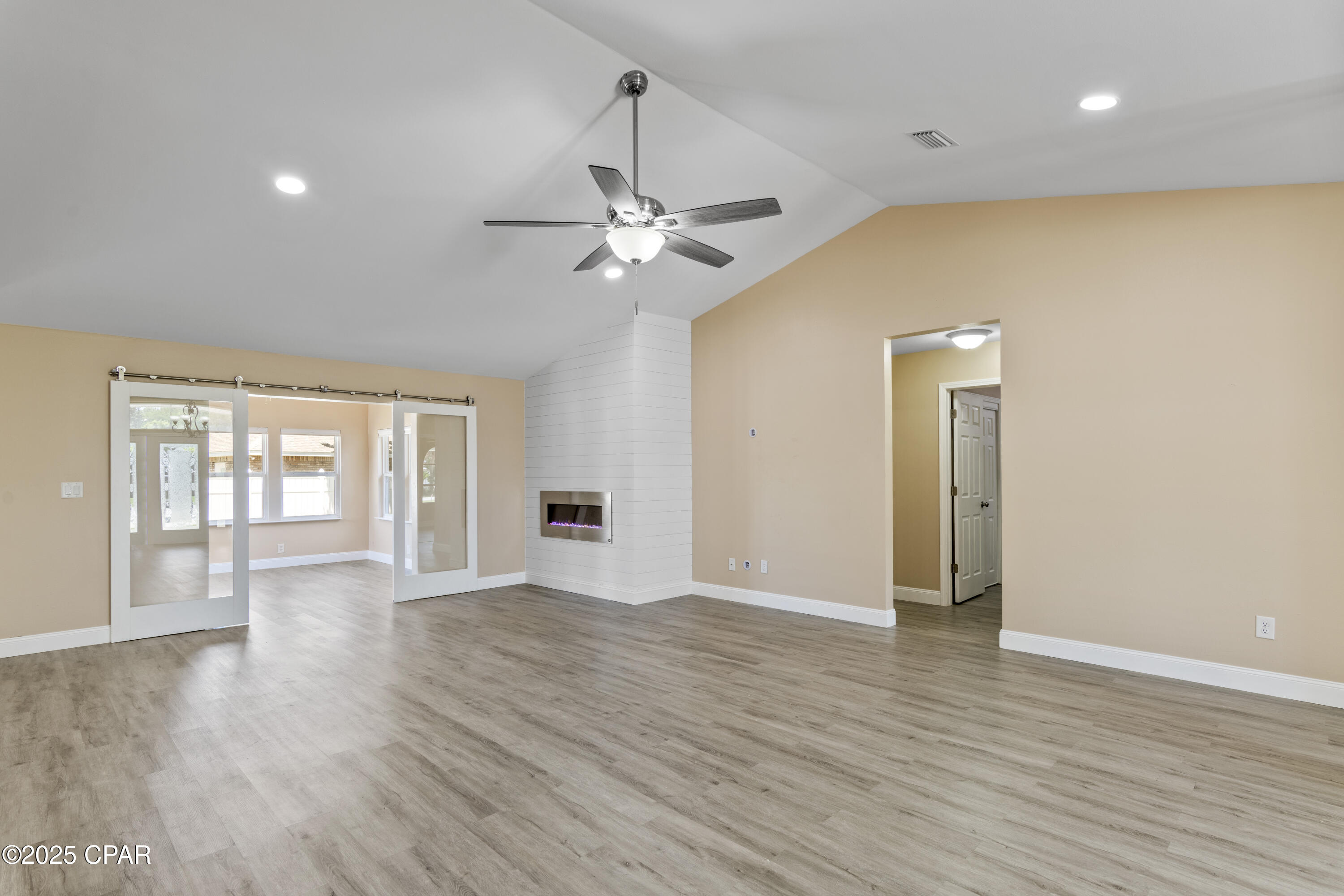 Image 9 For 468 Forest Shore Drive