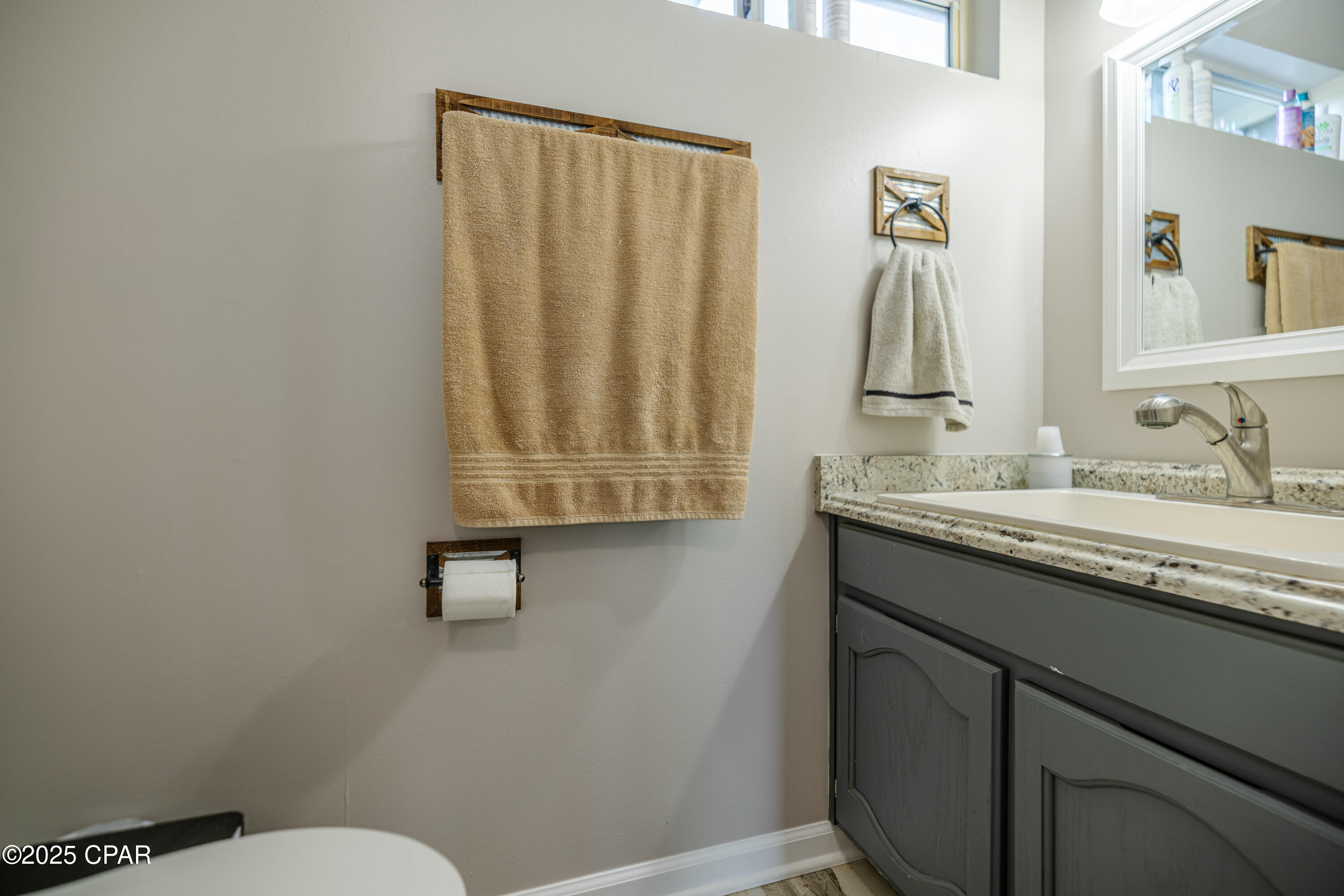 Listing photo id 15 for 702 Plantation Circle