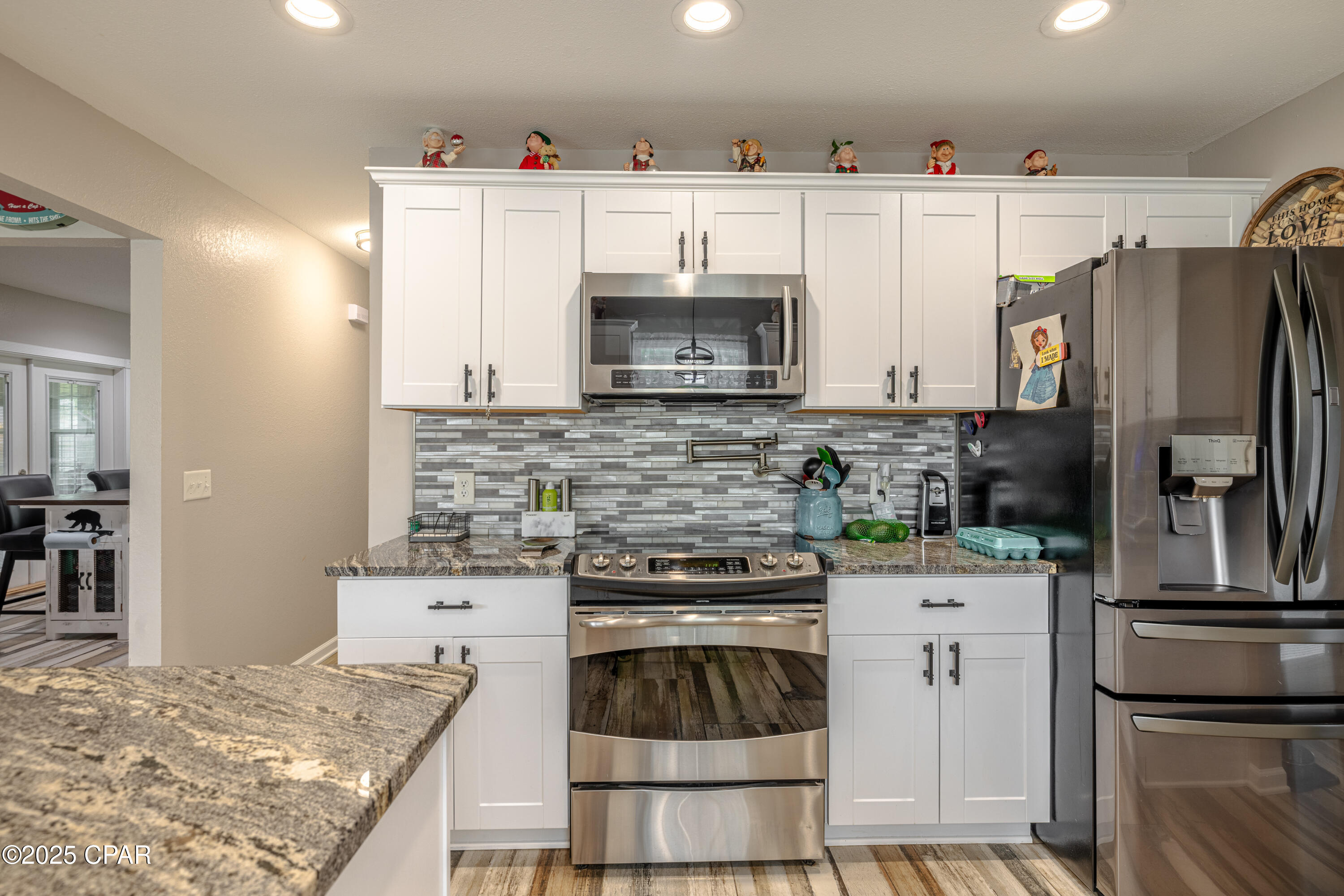 Listing photo id 8 for 702 Plantation Circle