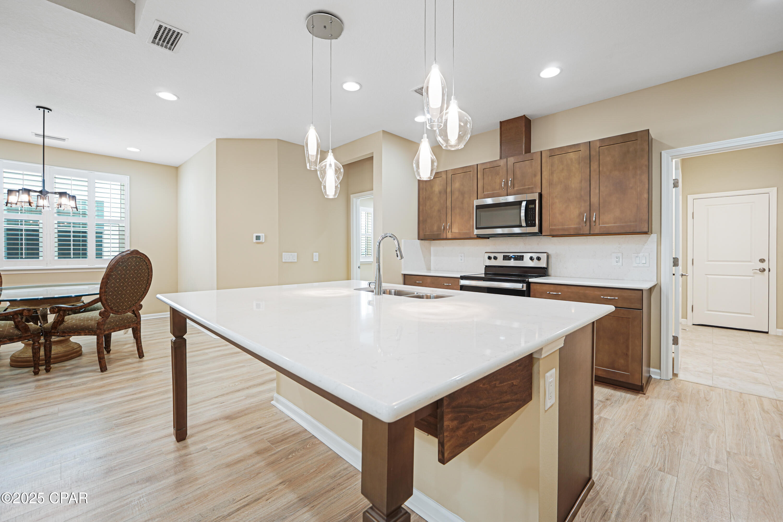 Image 3 For 8674 Tropics Avenue