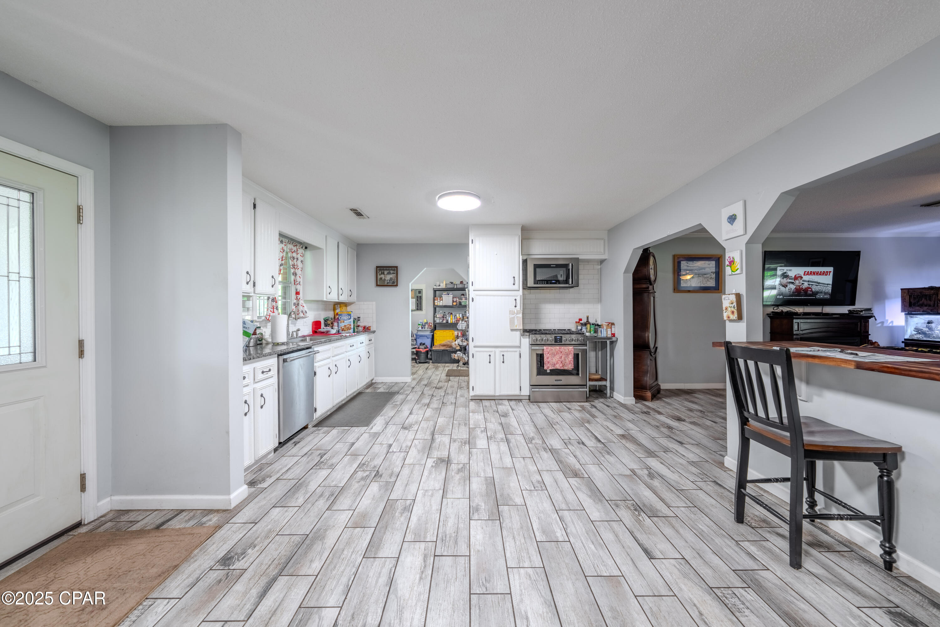 Image 7 For 6454 Hartsfield Road