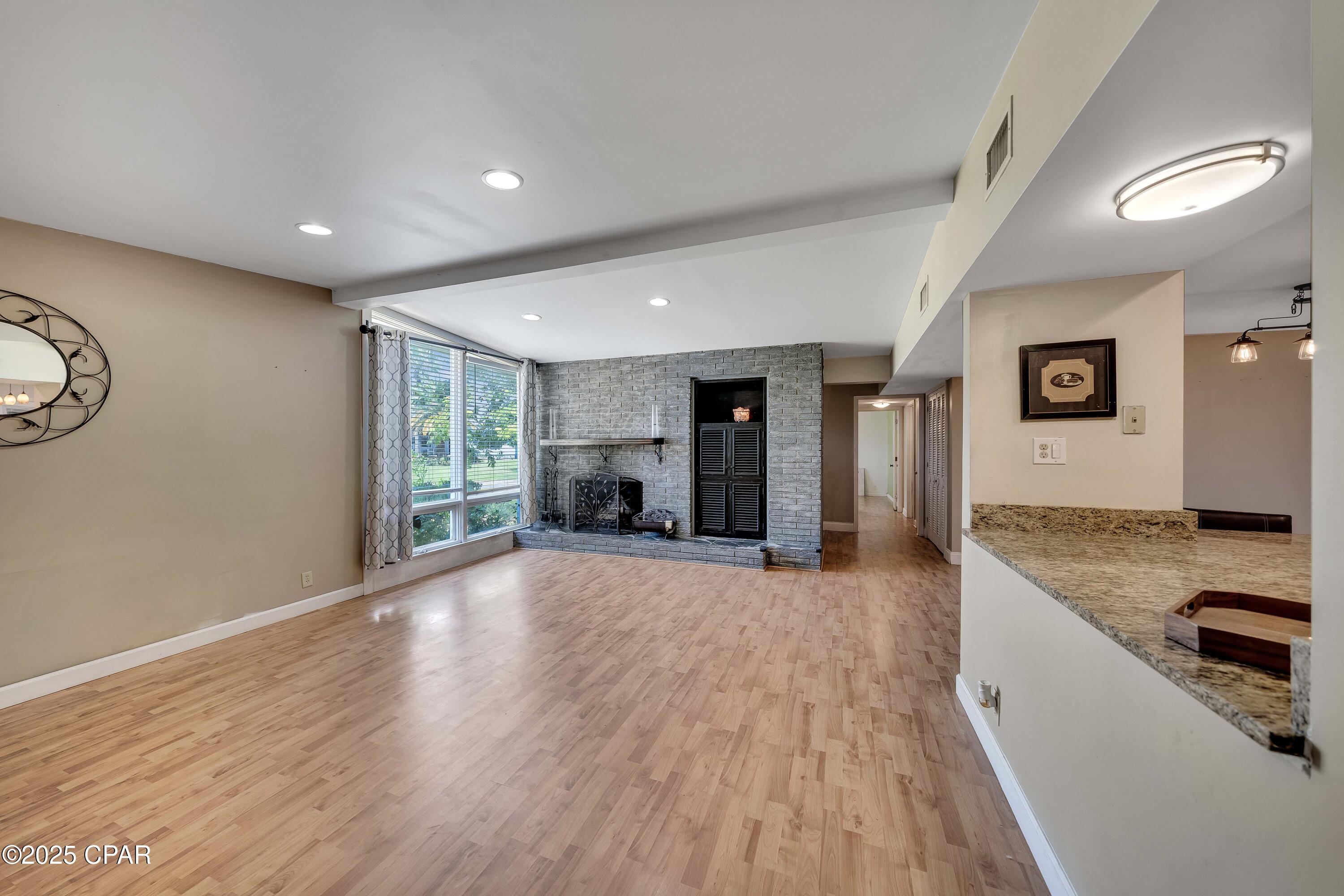 Image 10 For 306 Carolyn Avenue