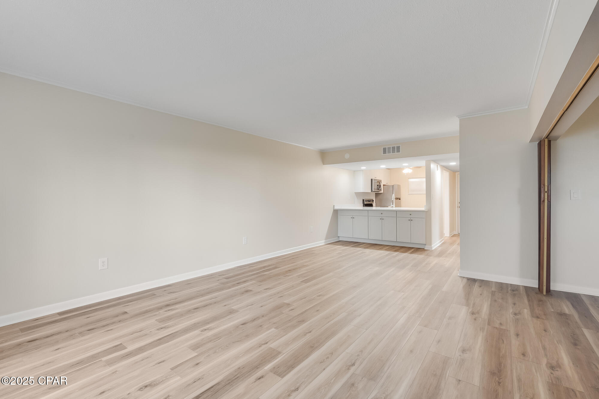 Image 11 For 112 Fairway Boulevard 101