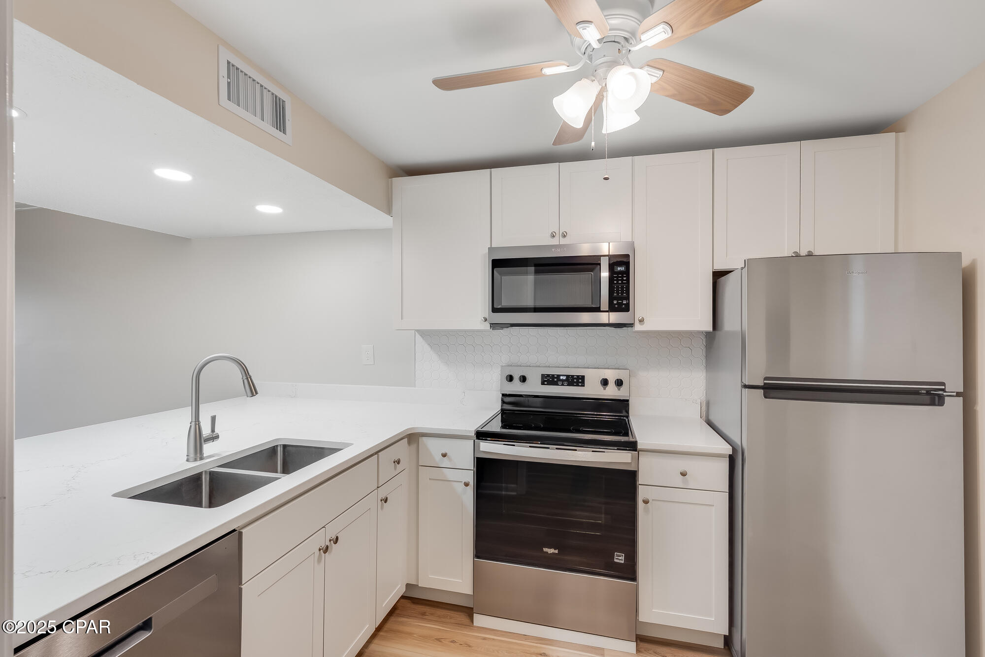 Image 12 For 112 Fairway Boulevard 101