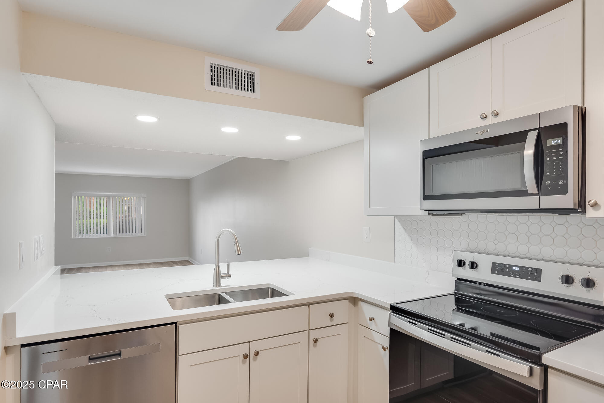 Image 13 For 112 Fairway Boulevard 101