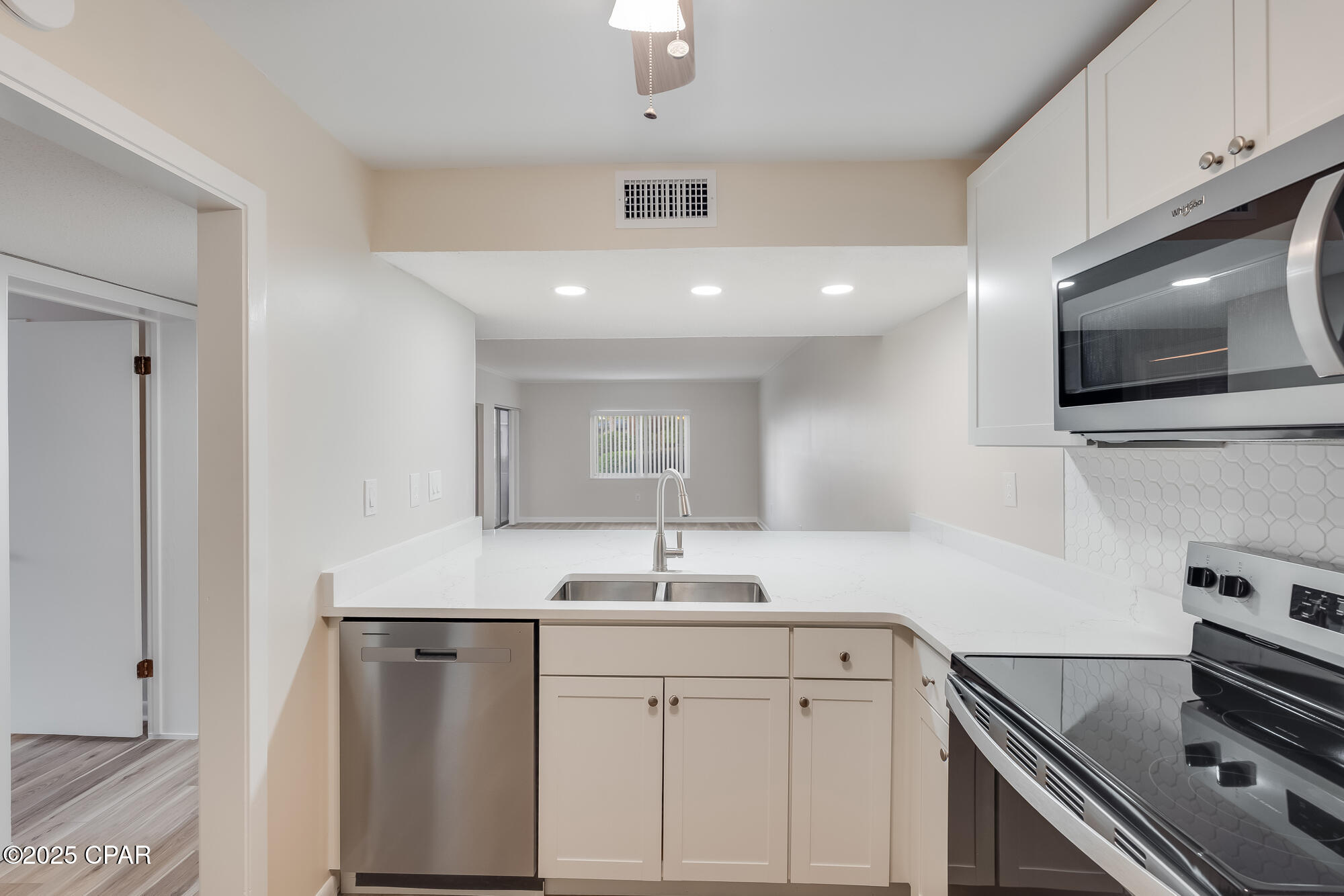 Image 14 For 112 Fairway Boulevard 101