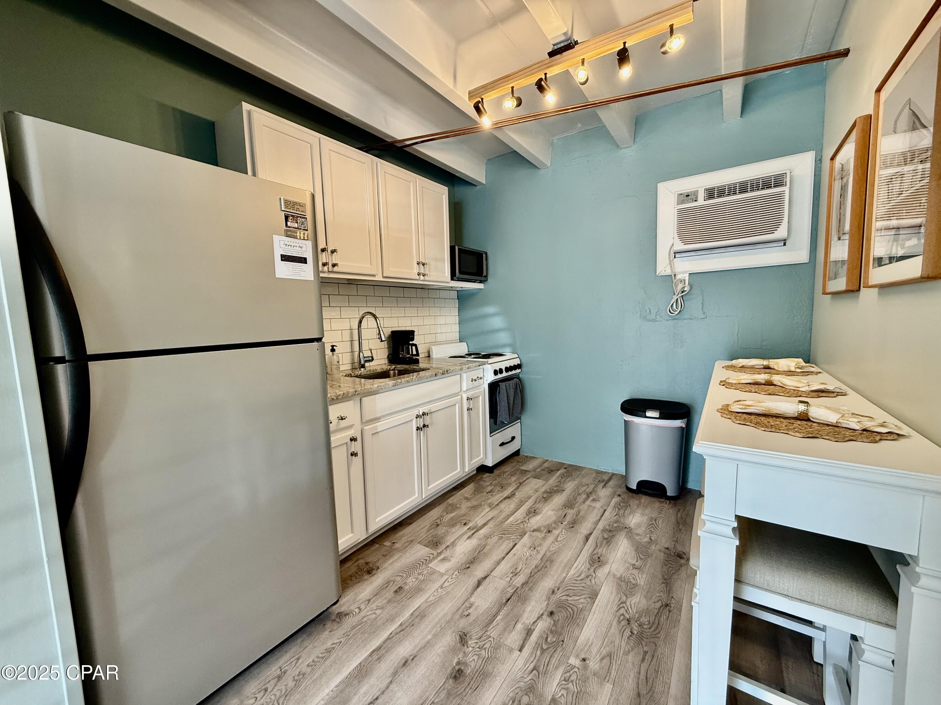 Image 6 For 8618 Surf Drive 103