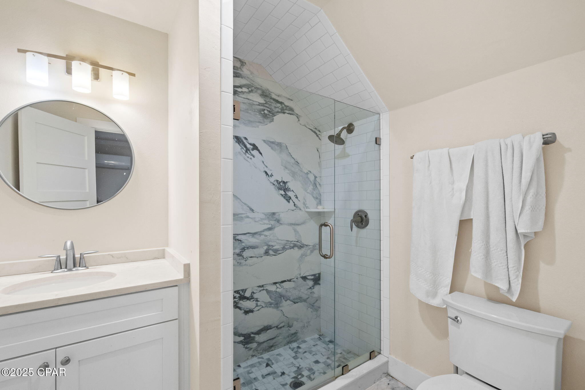 Listing photo id 10 for 59 Ave D  