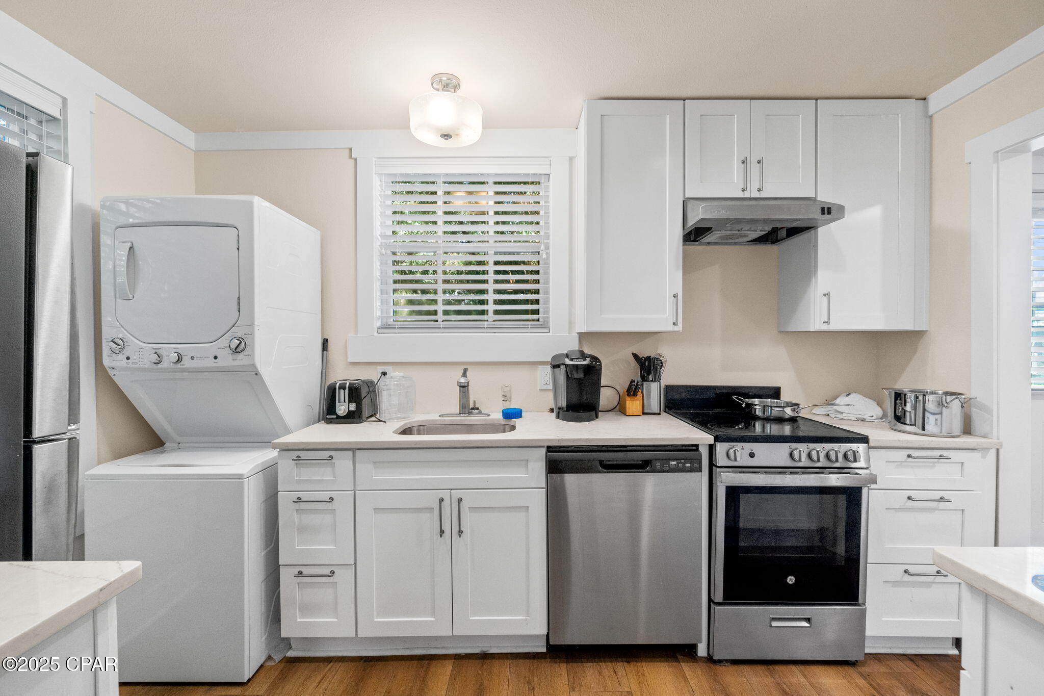 Listing photo id 11 for 59 Ave D  