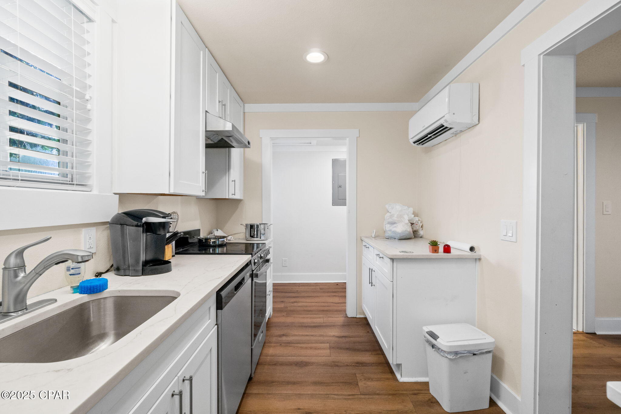 Listing photo id 12 for 59 Ave D  