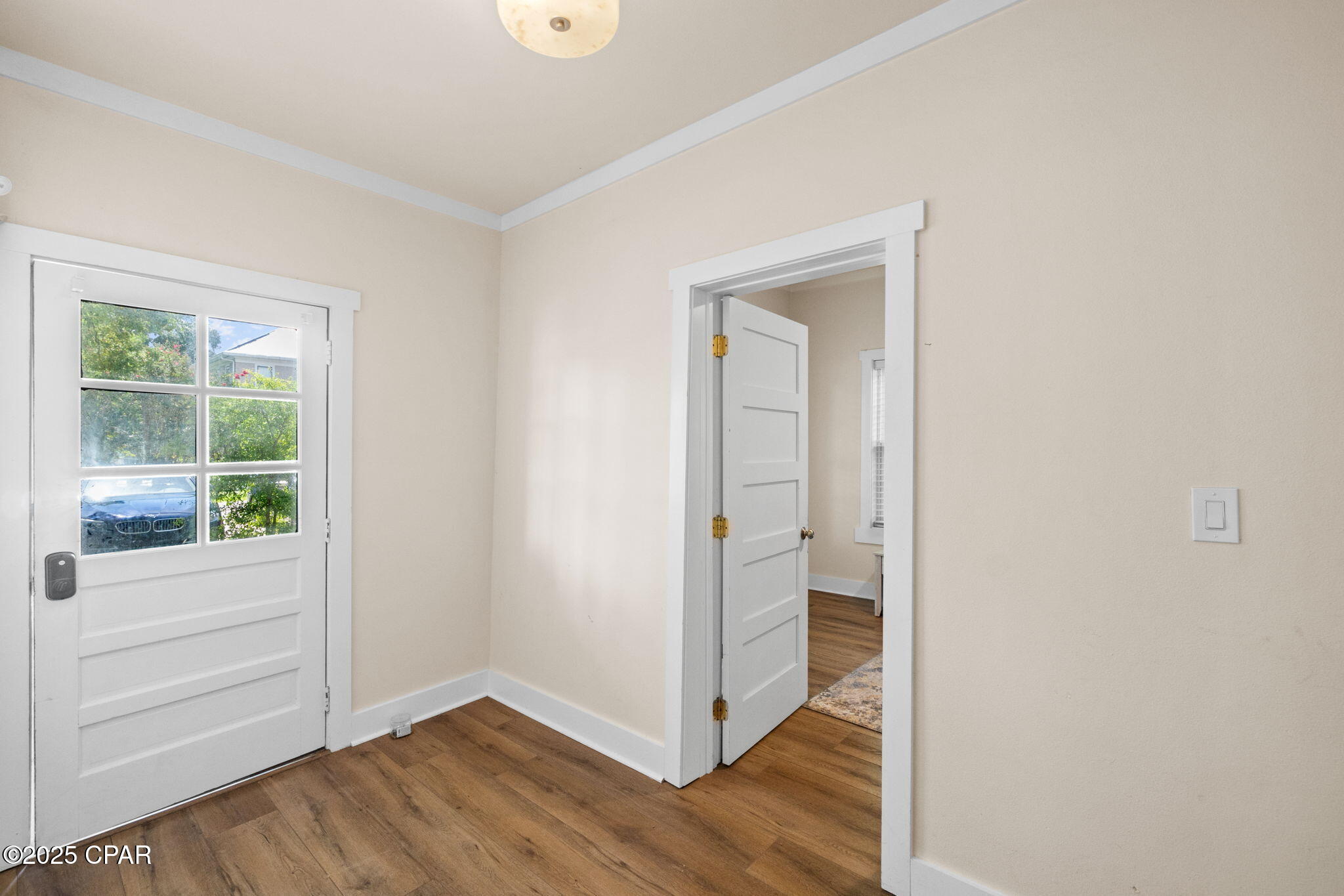 Listing photo id 2 for 59 Ave D  