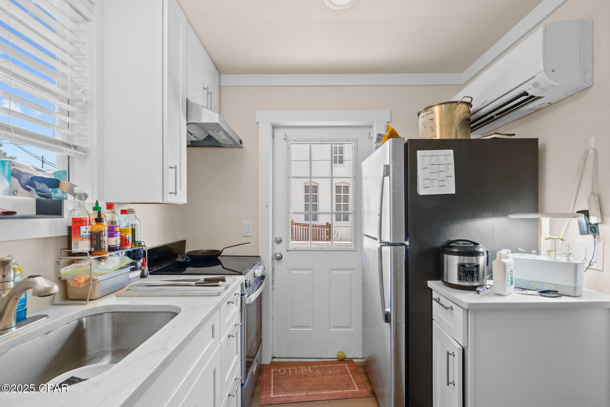Listing photo id 23 for 59 Ave D  