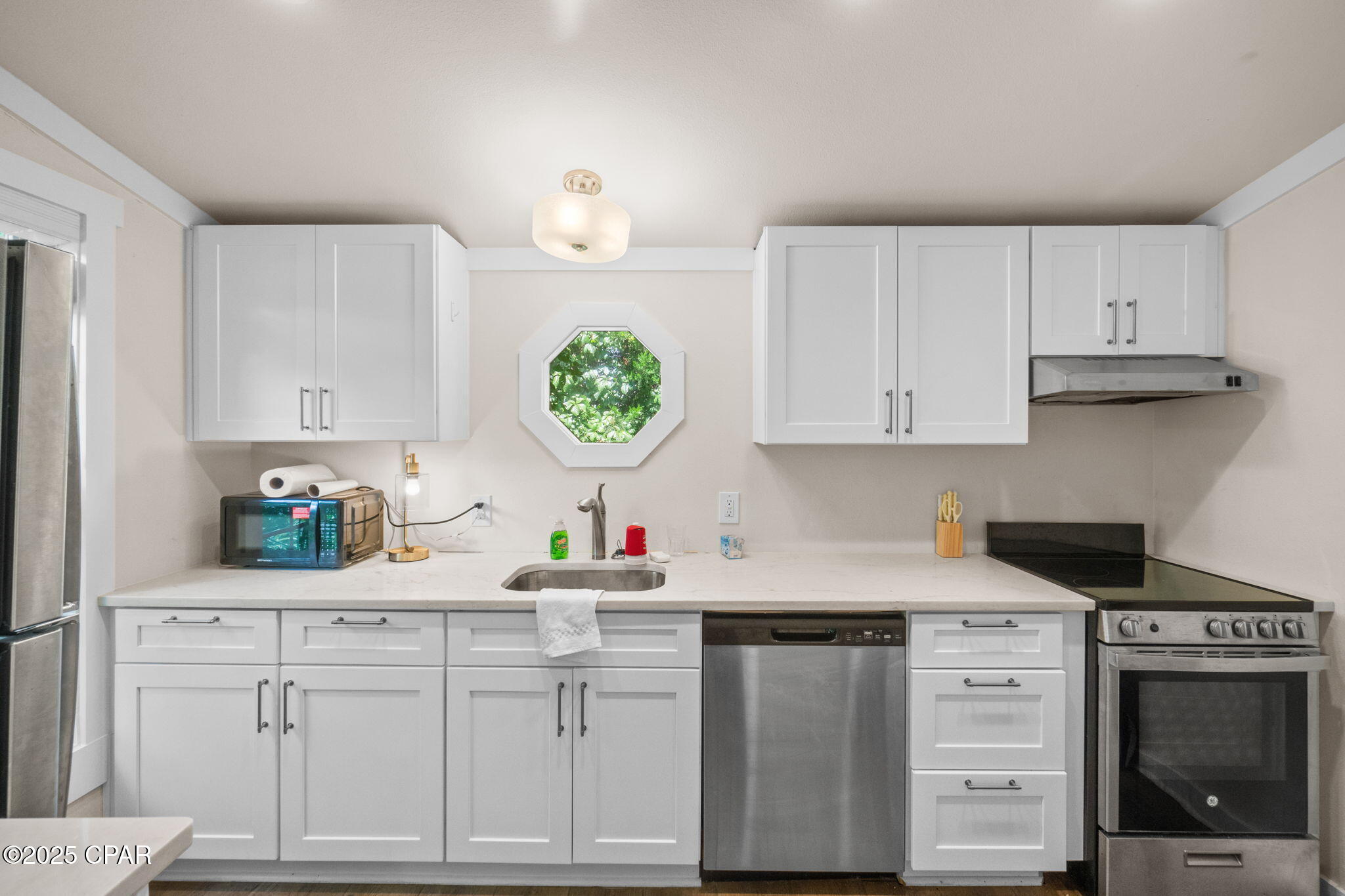 Listing photo id 33 for 59 Ave D  
