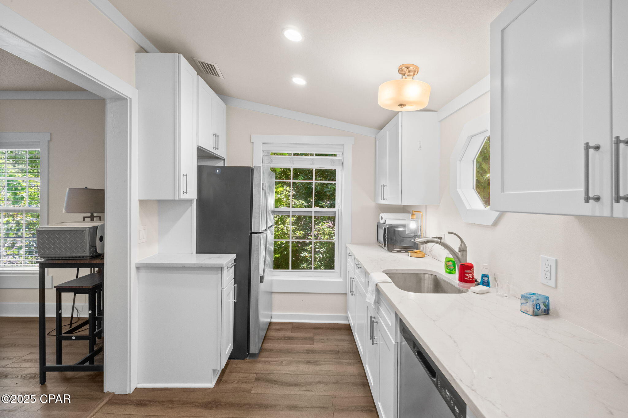 Listing photo id 35 for 59 Ave D  