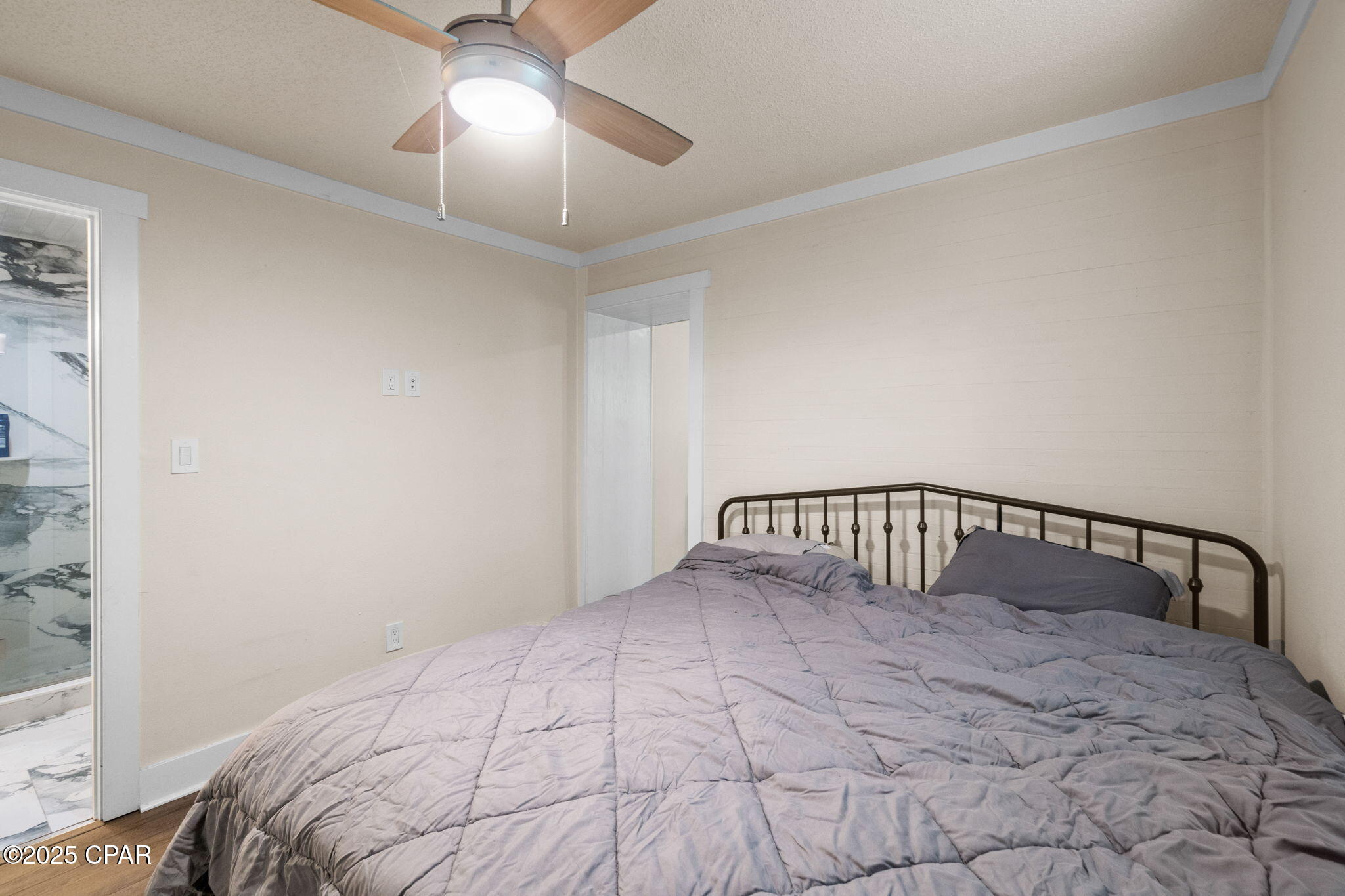 Listing photo id 8 for 59 Ave D  