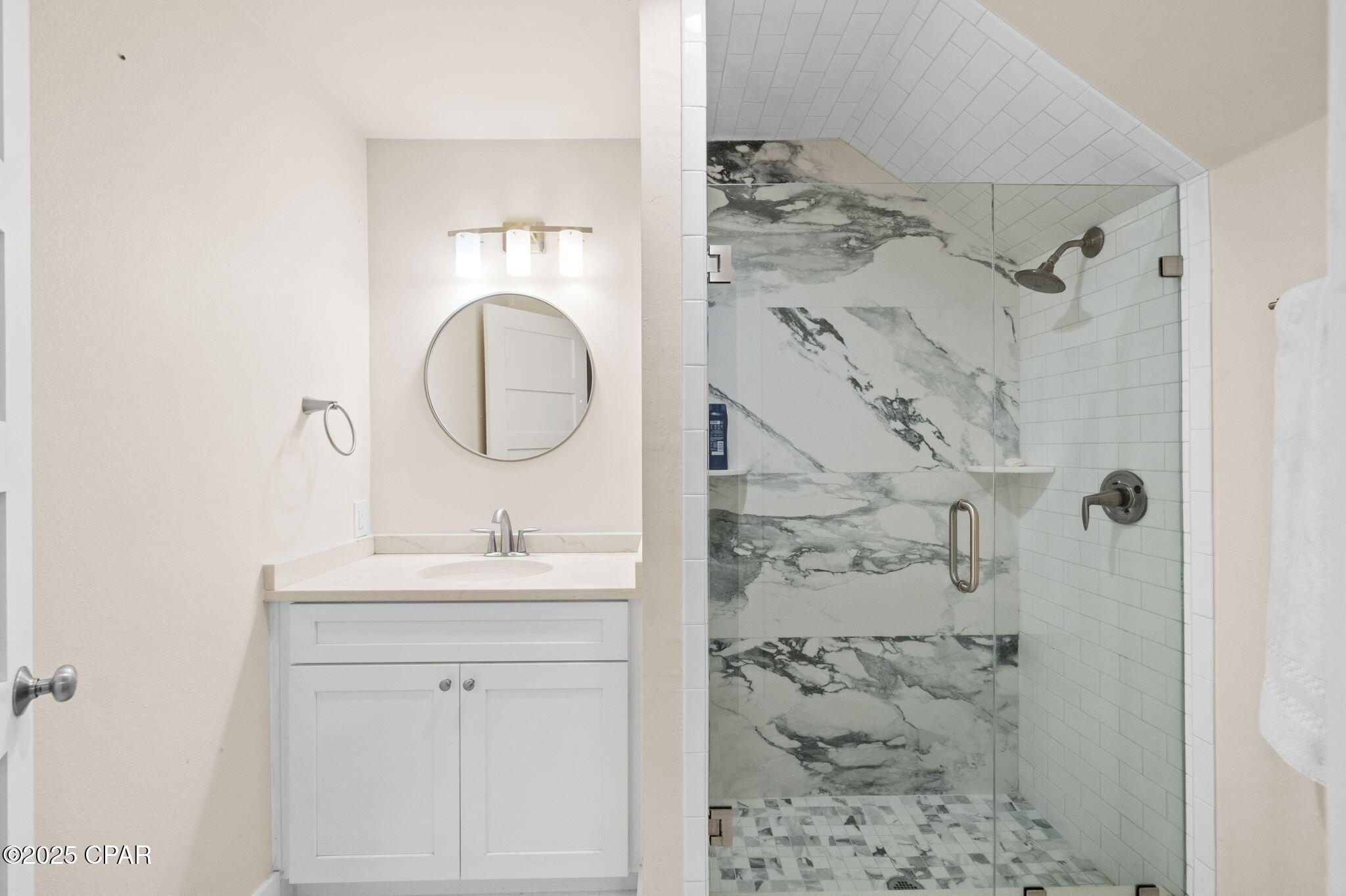 Listing photo id 9 for 59 Ave D  