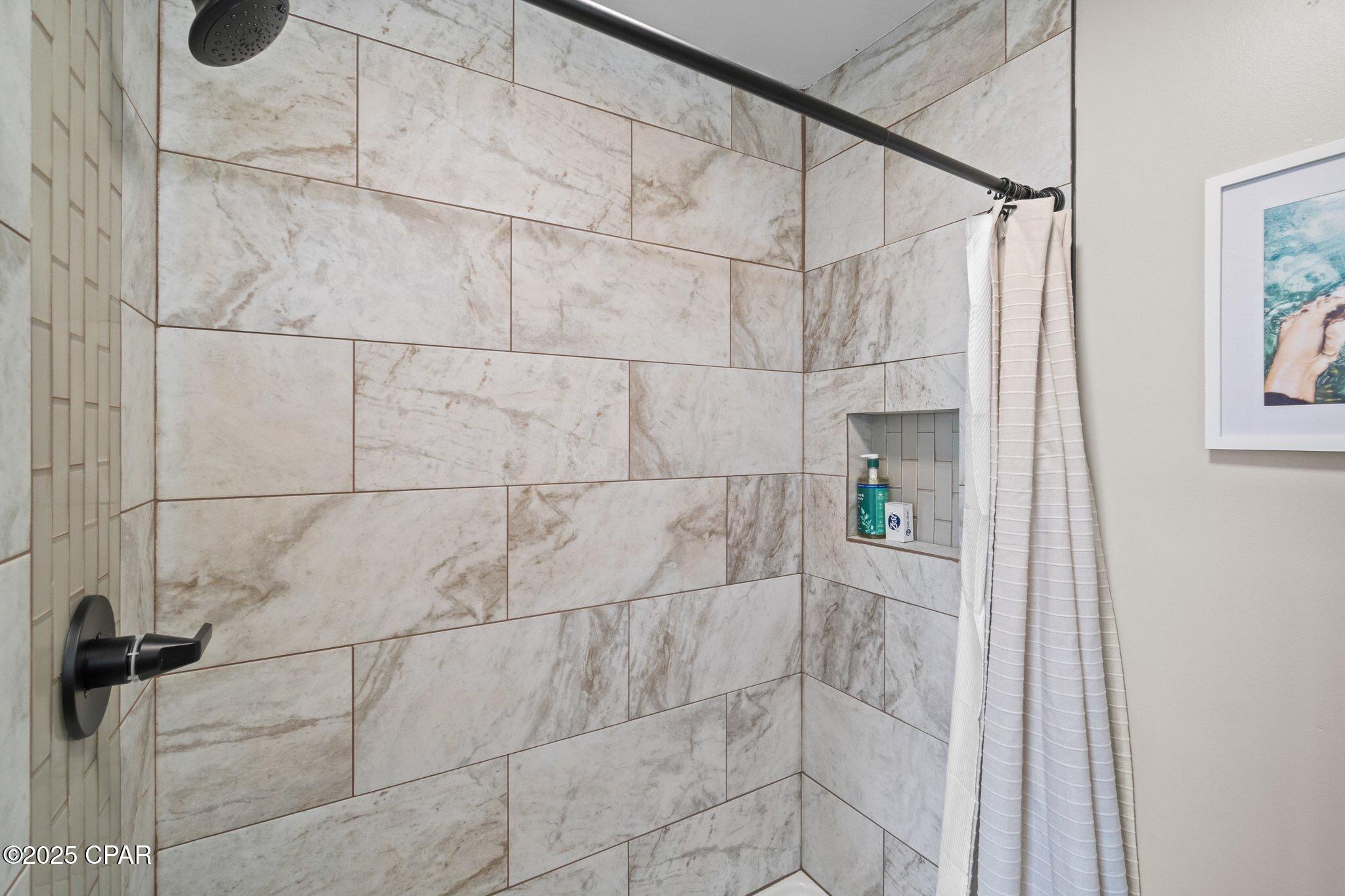 Image 33 For 6304 Thomas Drive U7