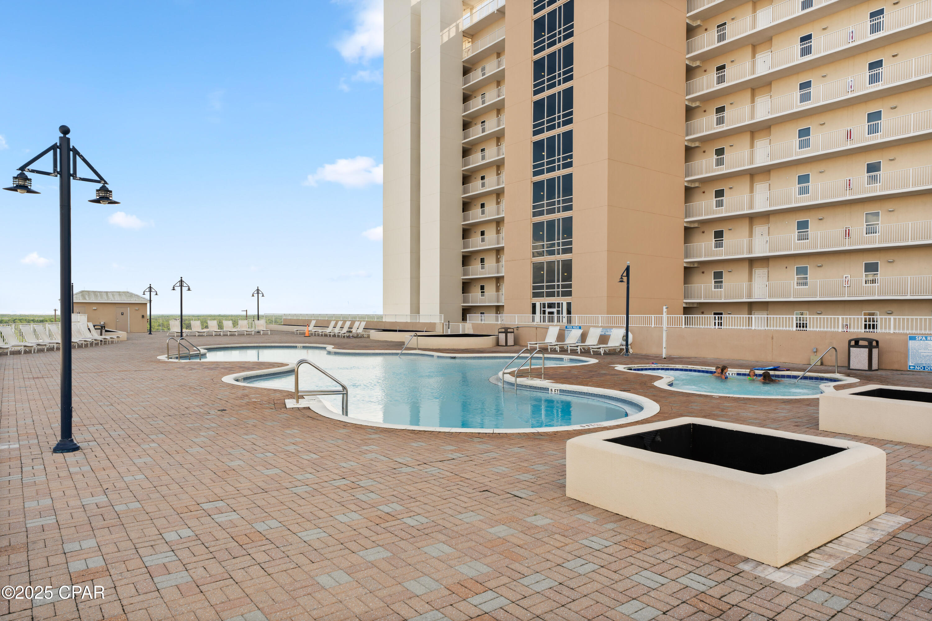 Image 41 For 9902 Thomas Drive 1437