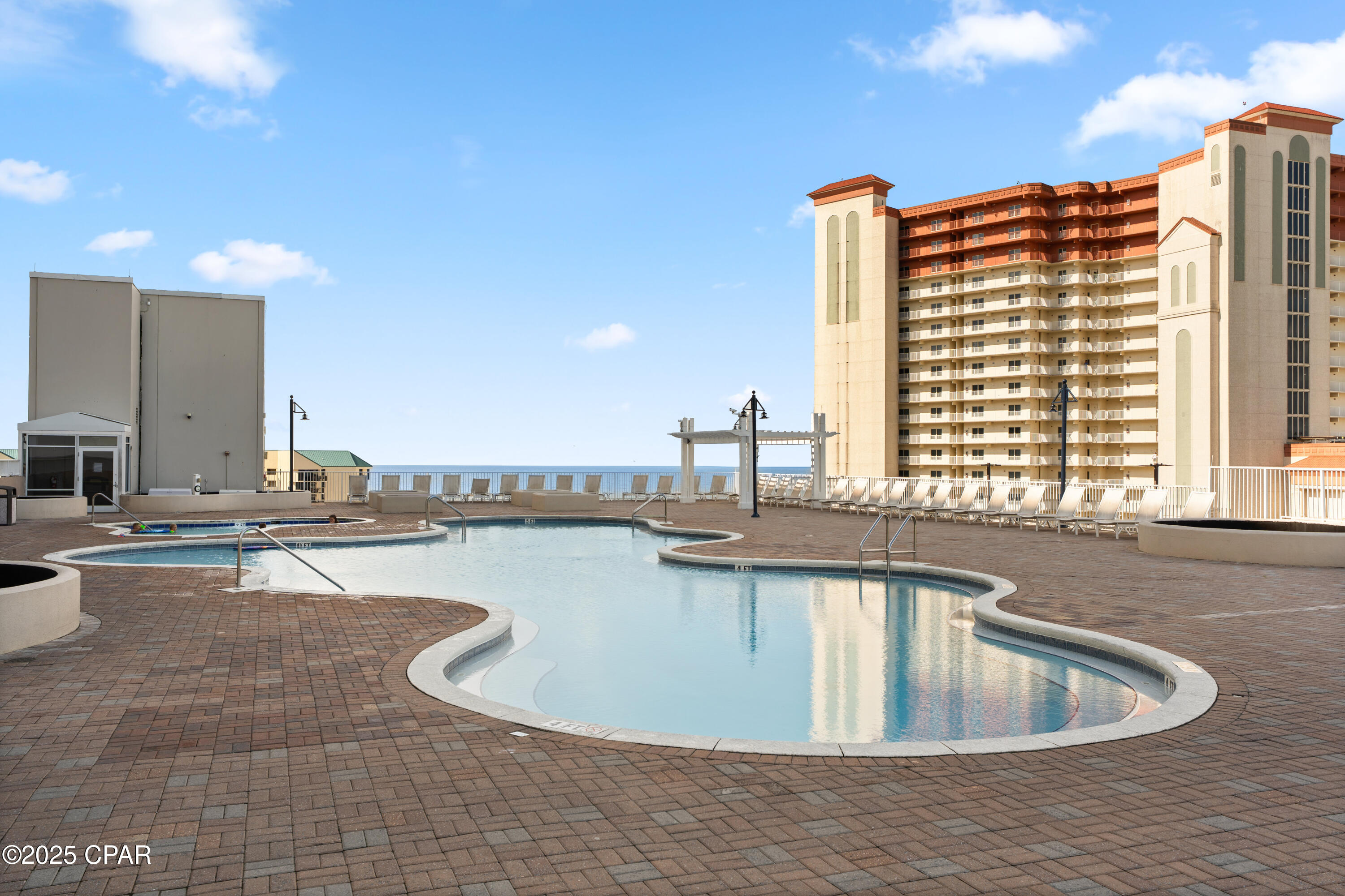 Image 42 For 9902 Thomas Drive 1437