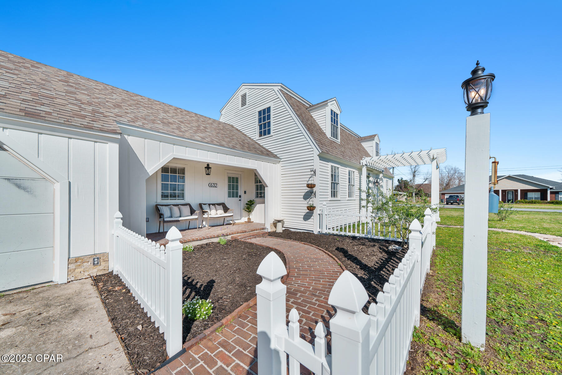 Image 2 For 632 Mount Holyoke Street