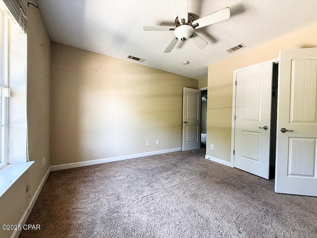 Listing photo id 11 for 11605 Aruba Drive