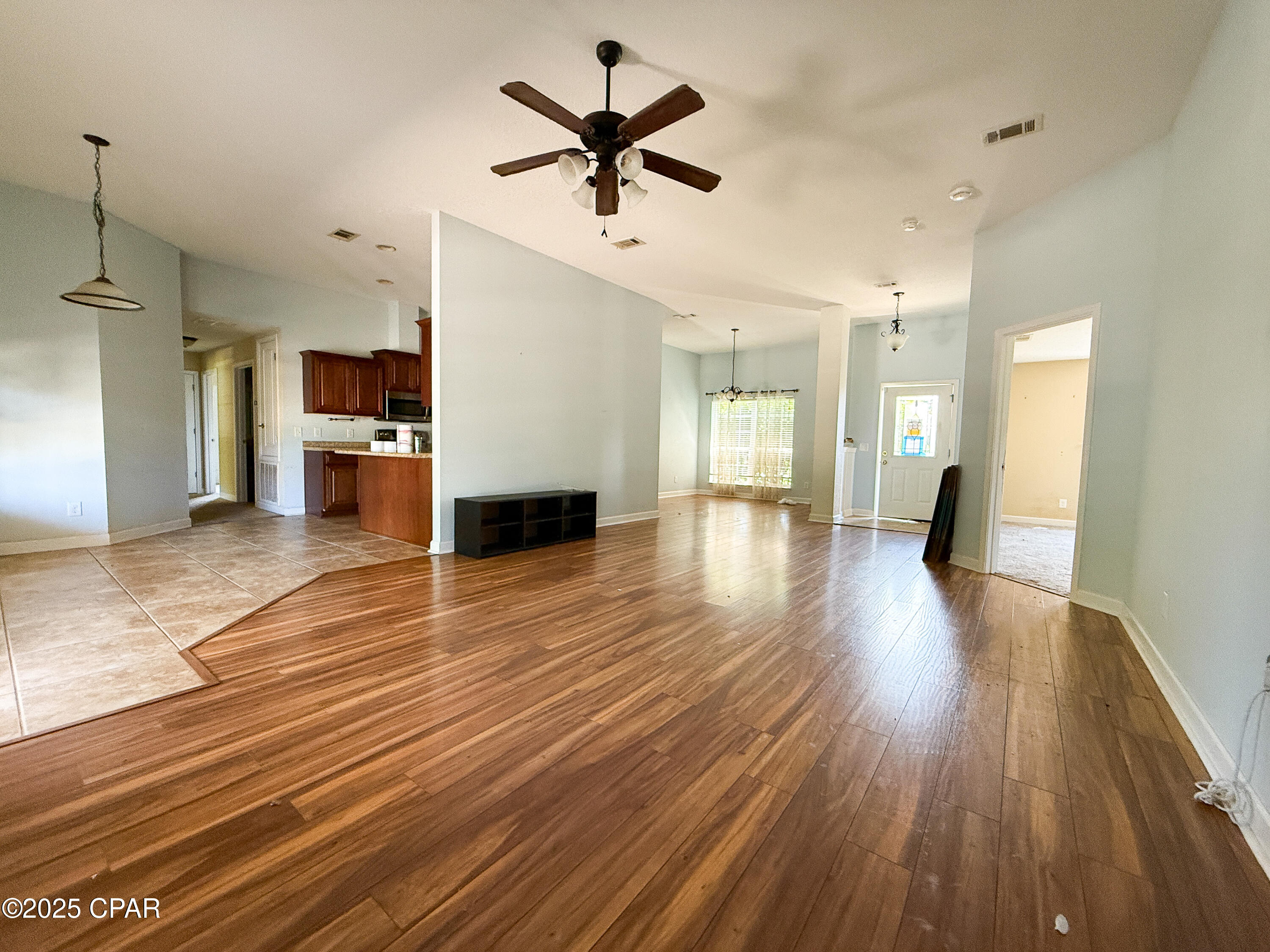 Listing photo id 13 for 11605 Aruba Drive