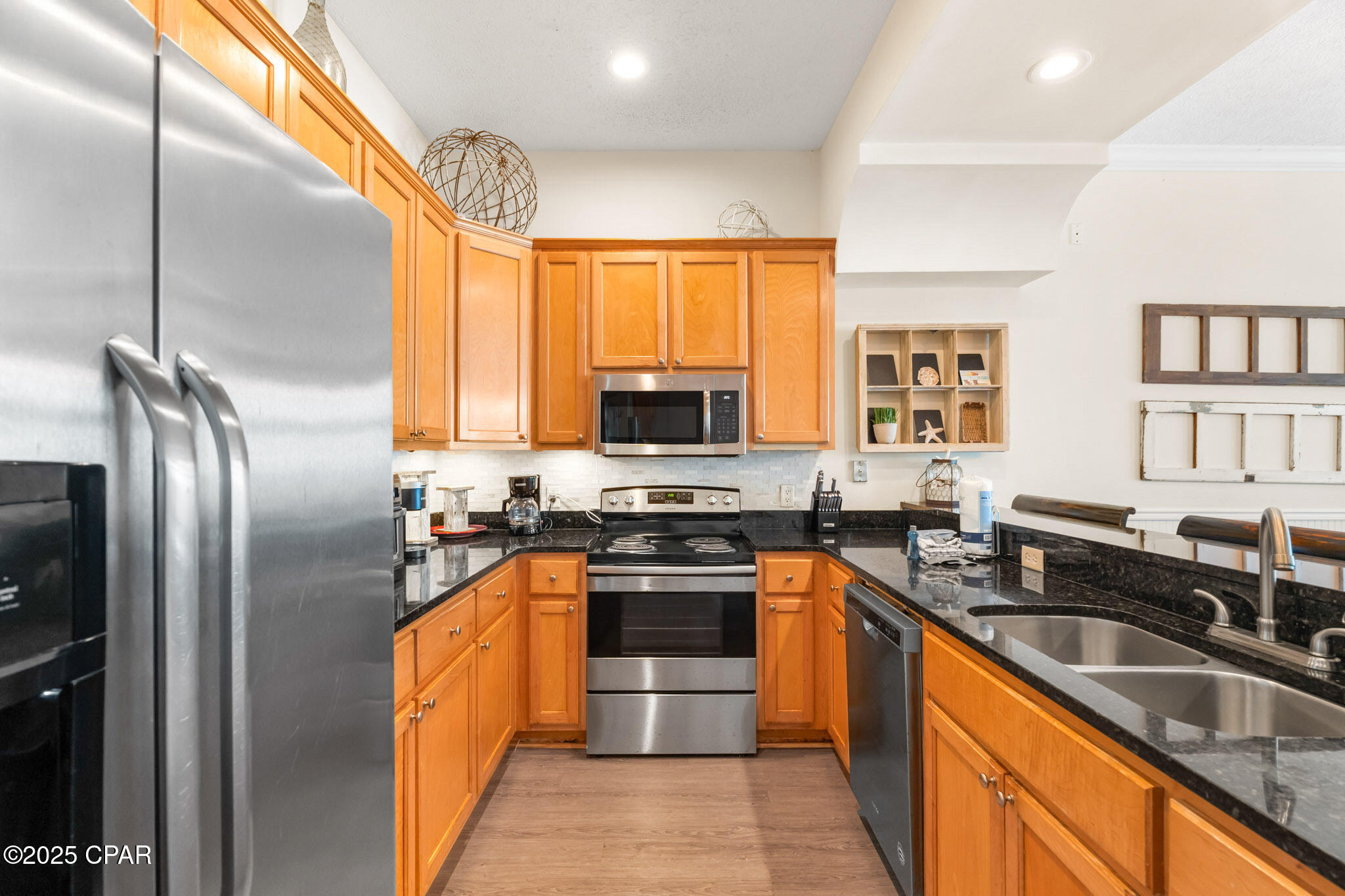 Image 16 For 17657 Front Beach Road B