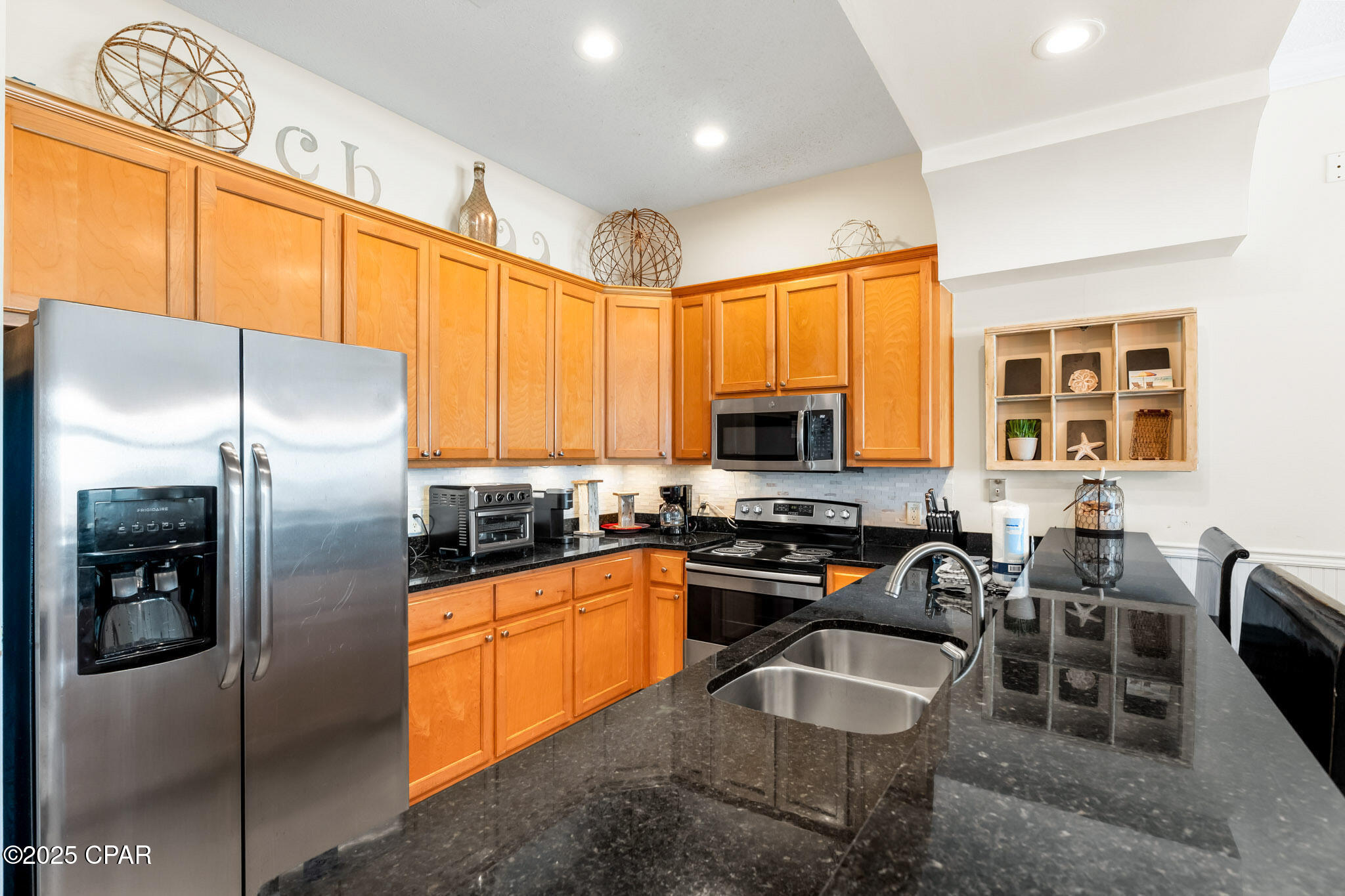 Image 17 For 17657 Front Beach Road B