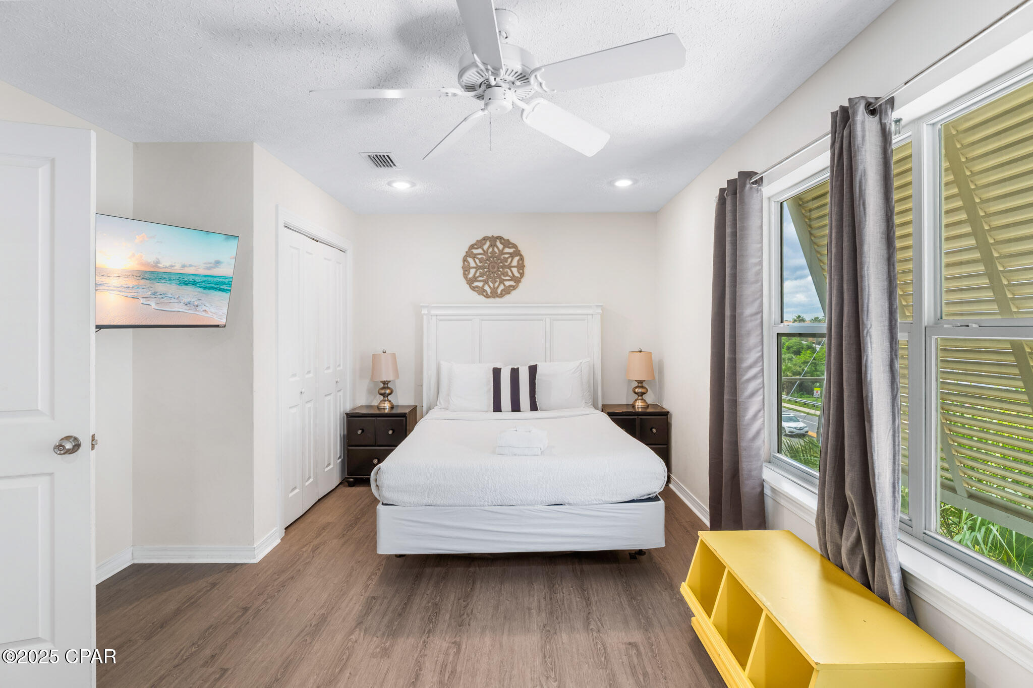 Image 32 For 17657 Front Beach Road B