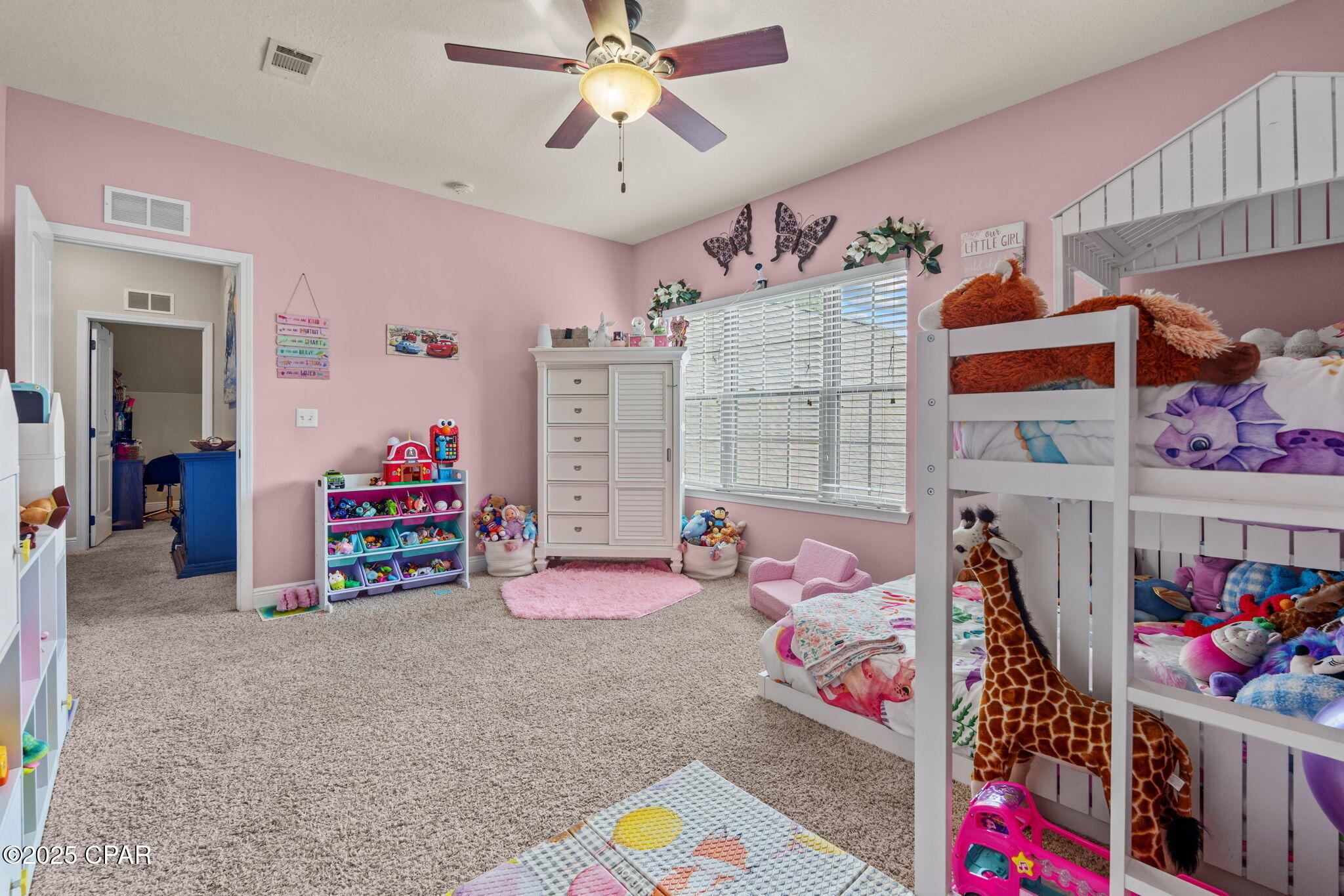 Listing photo id 35 for 111 Lake Merial Boulevard