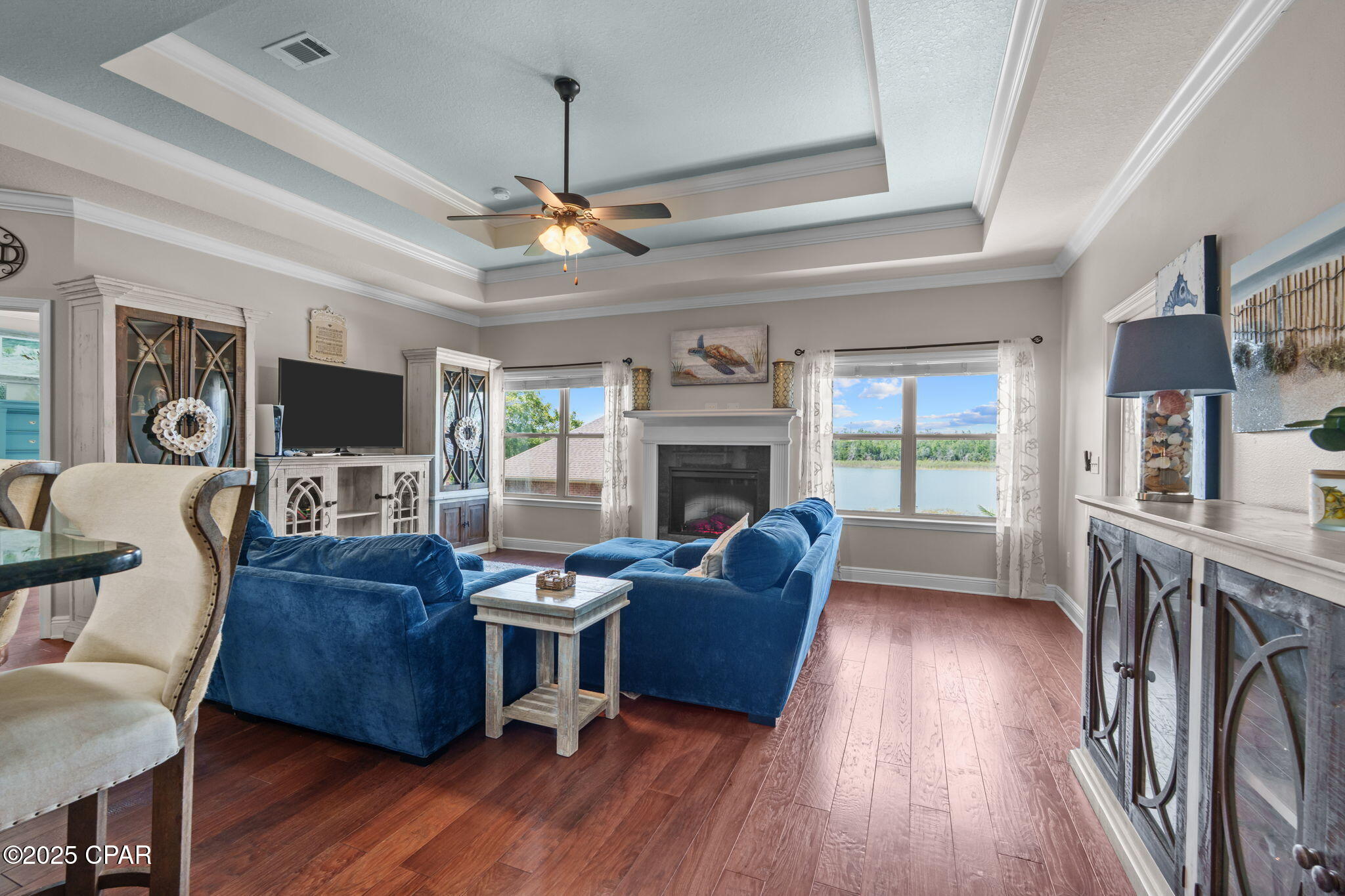 Listing photo id 4 for 111 Lake Merial Boulevard