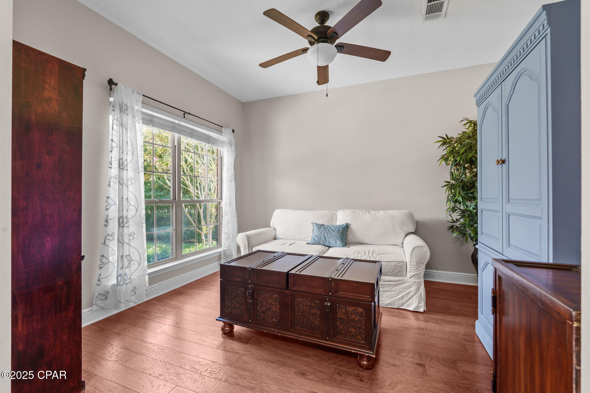 Listing photo id 8 for 111 Lake Merial Boulevard