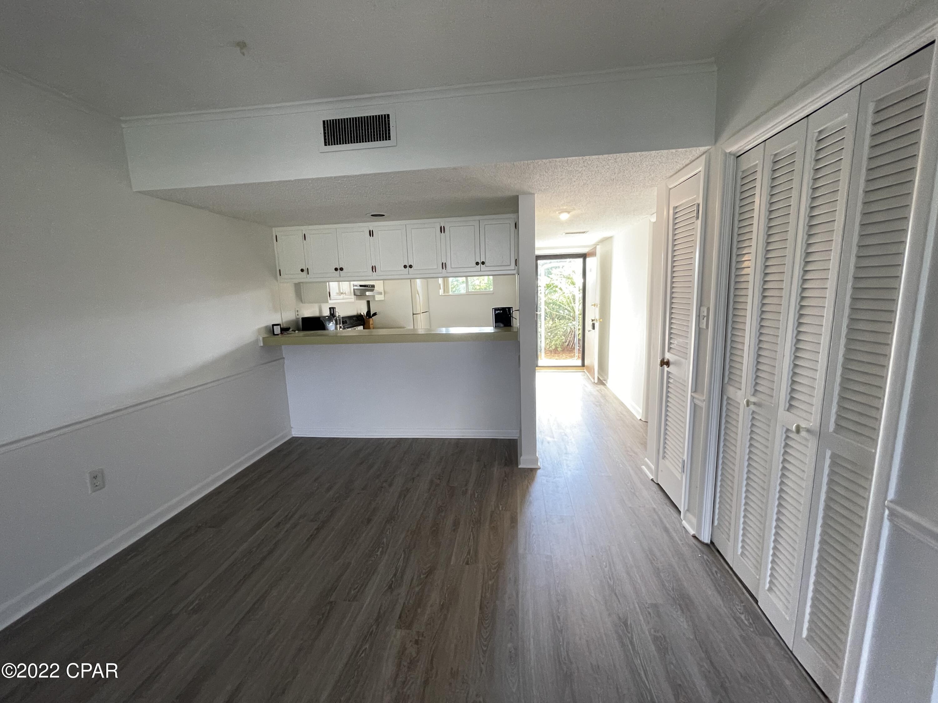 Image 4 For 112 Fairway Boulevard 105