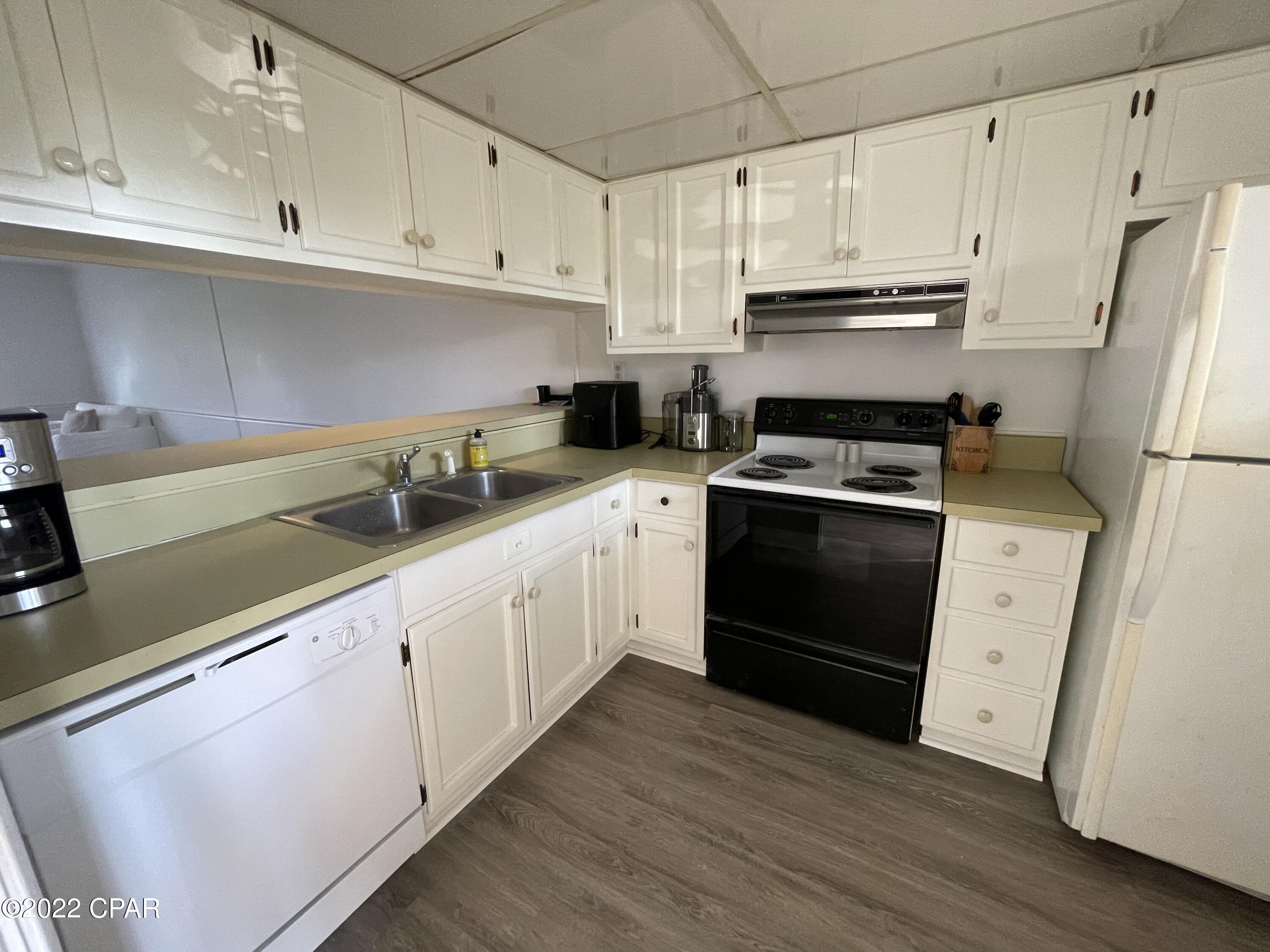 Image 8 For 112 Fairway Boulevard 105