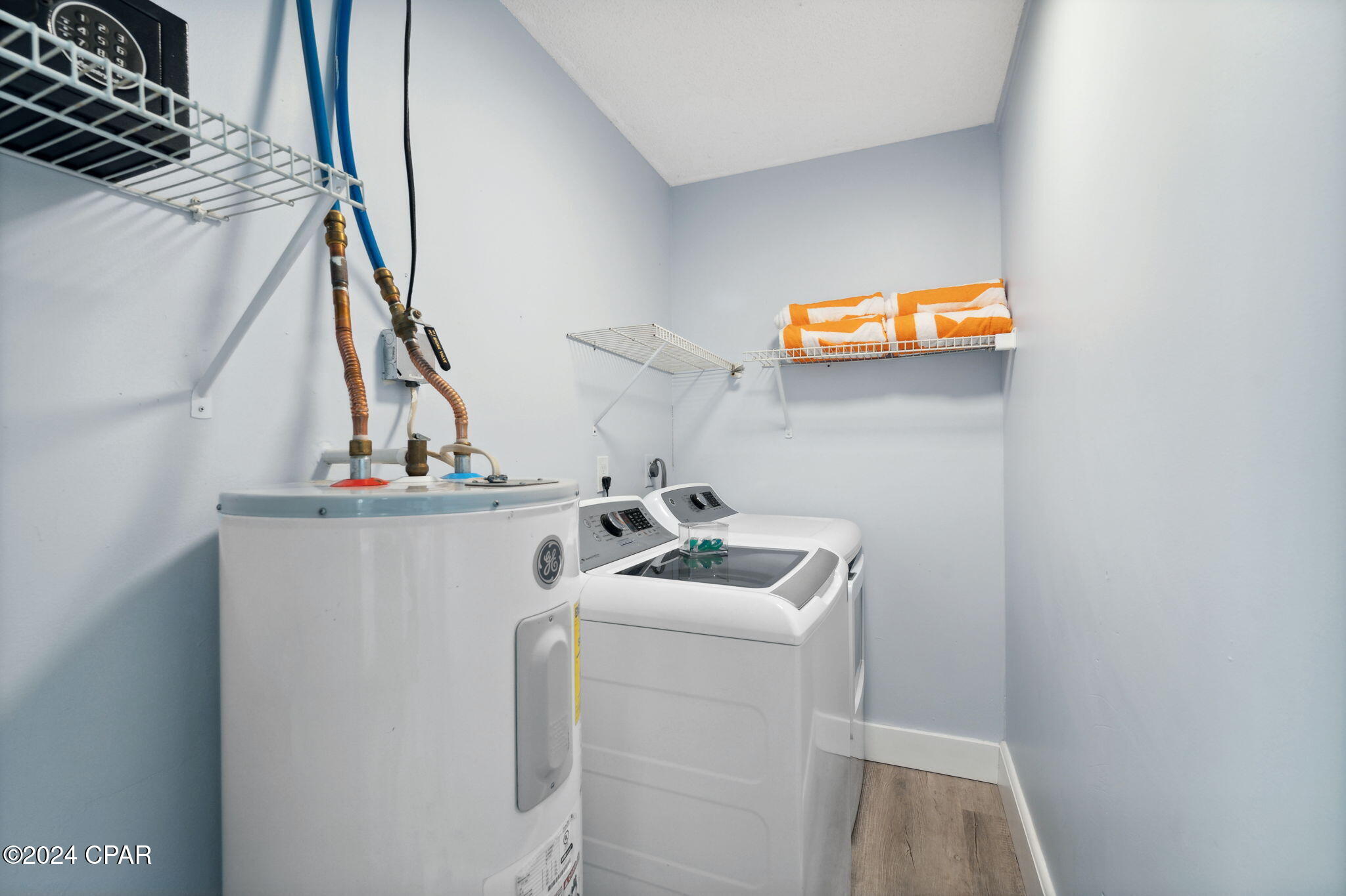 Image 20 For 5817 Pinetree Avenue