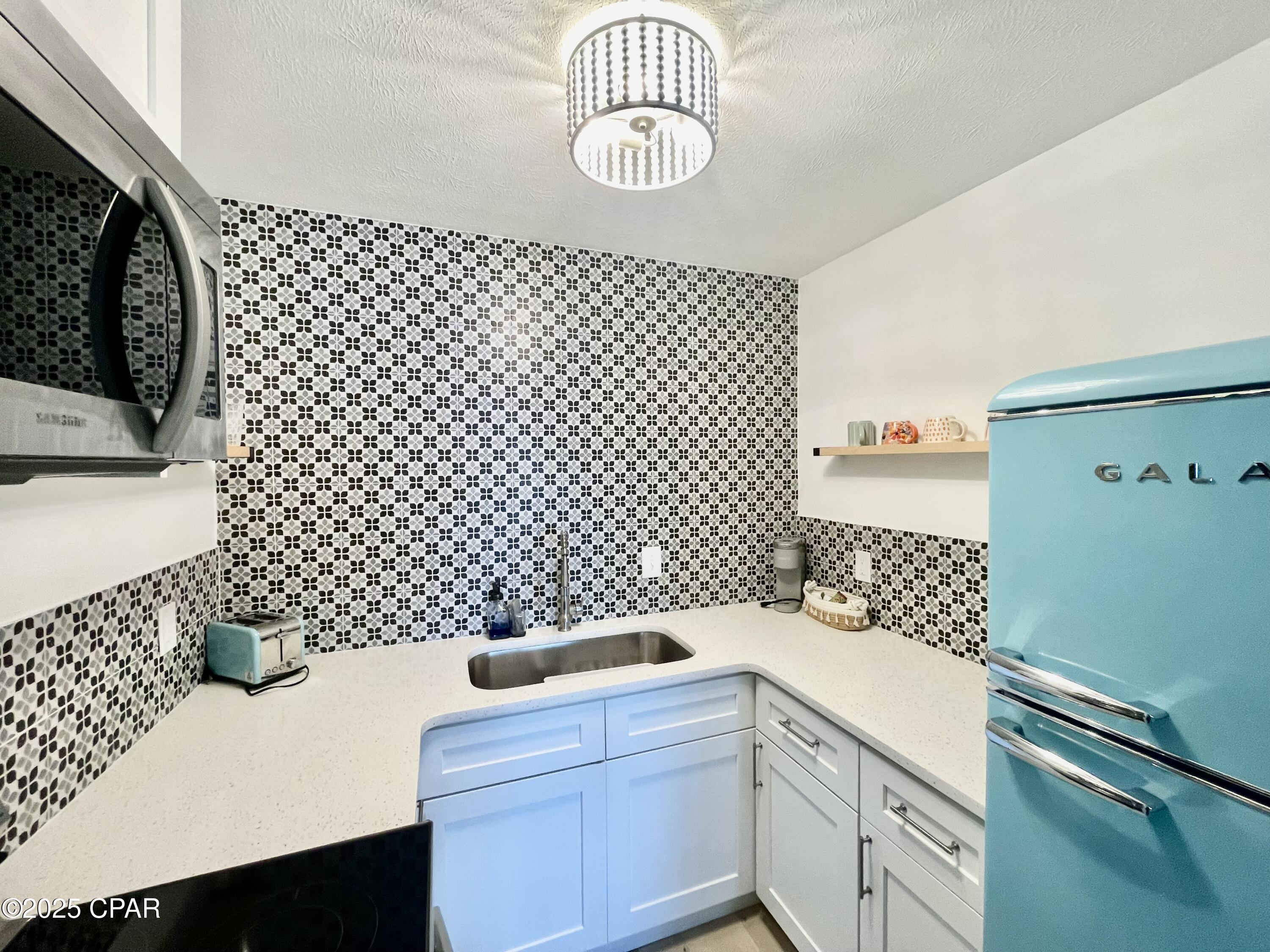 Image 16 For 301 Lullwater Drive 285