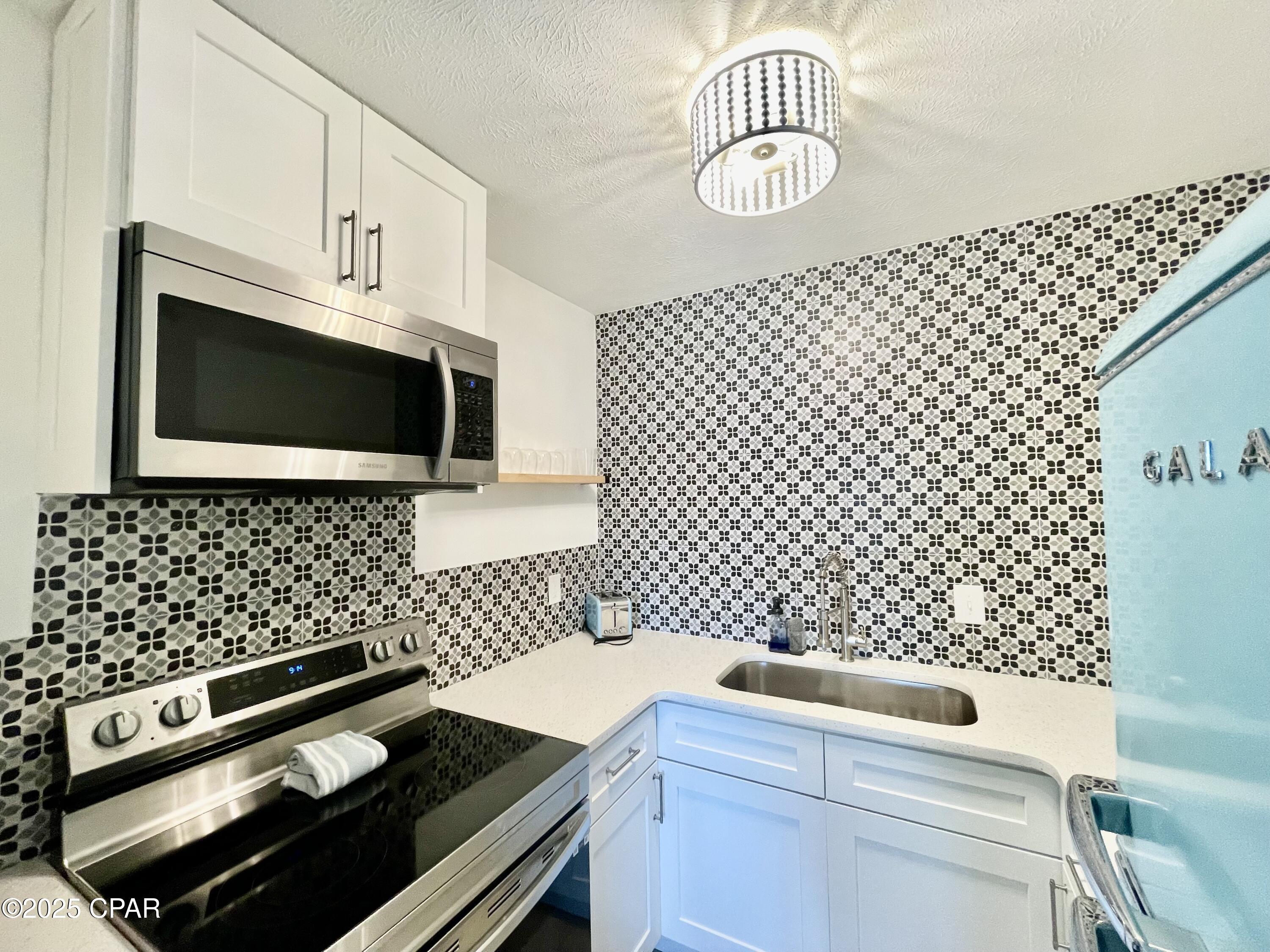 Image 18 For 301 Lullwater Drive 285