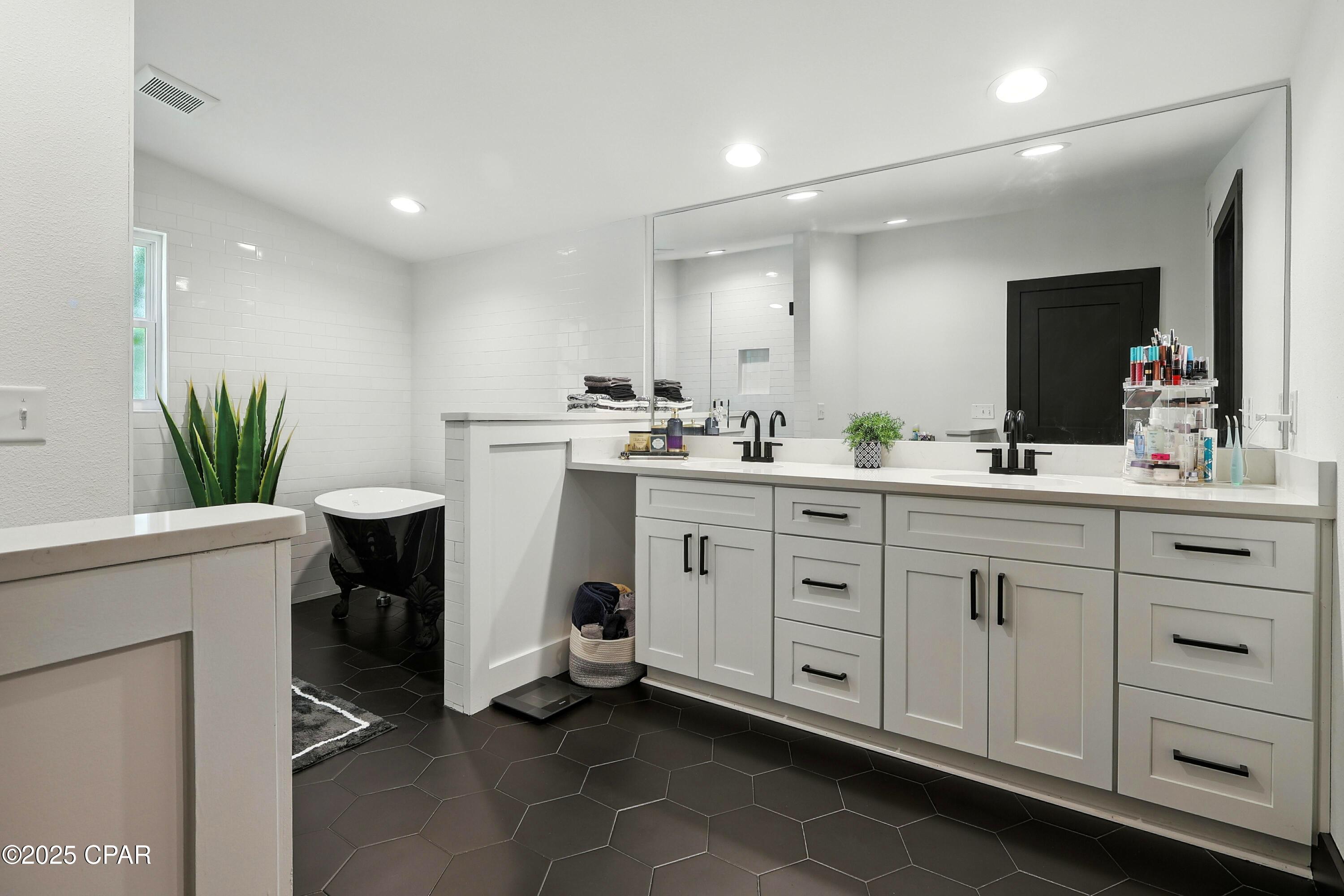 Image 16 For 328 Palo Alto Avenue