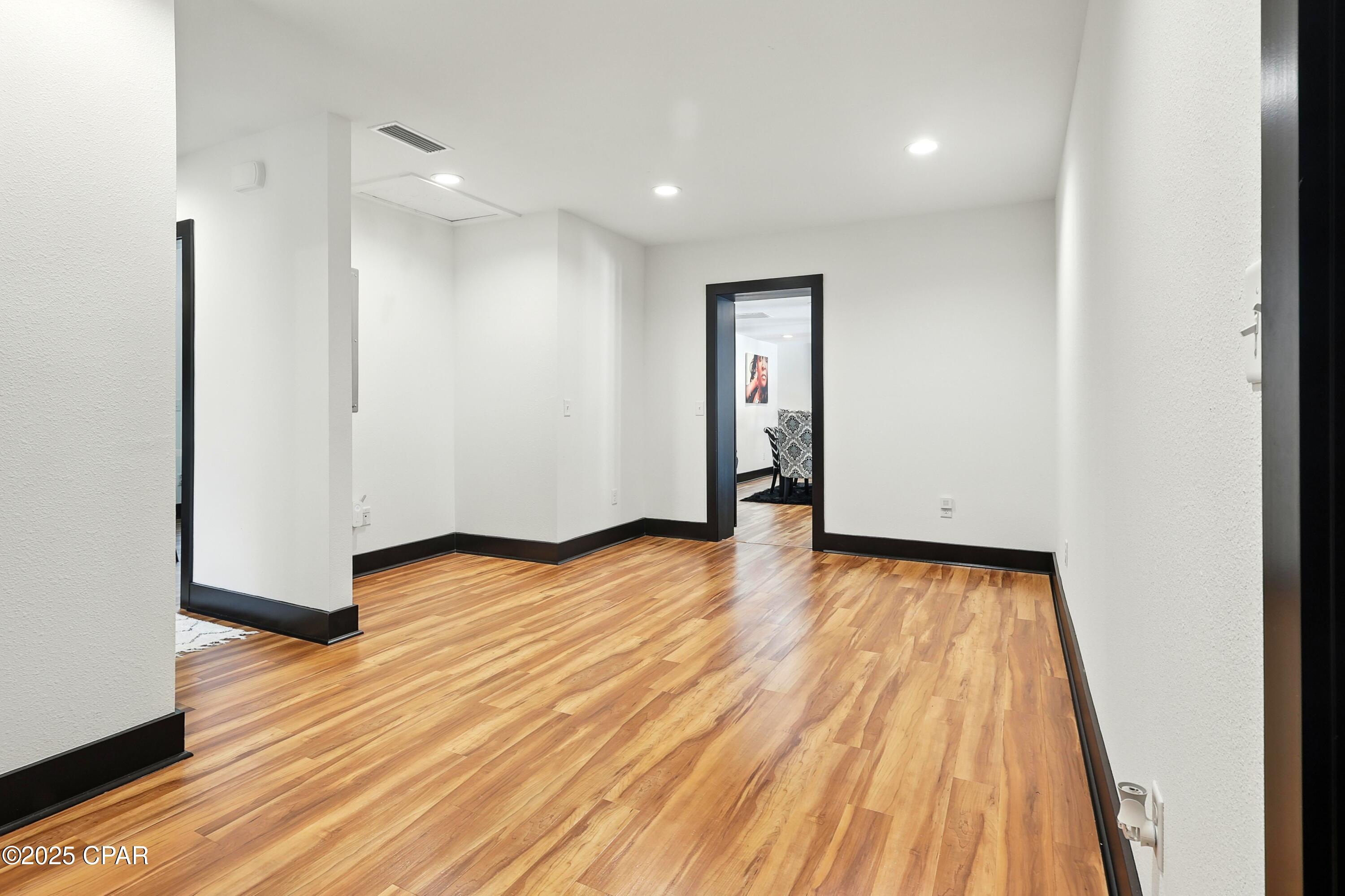 Image 24 For 328 Palo Alto Avenue