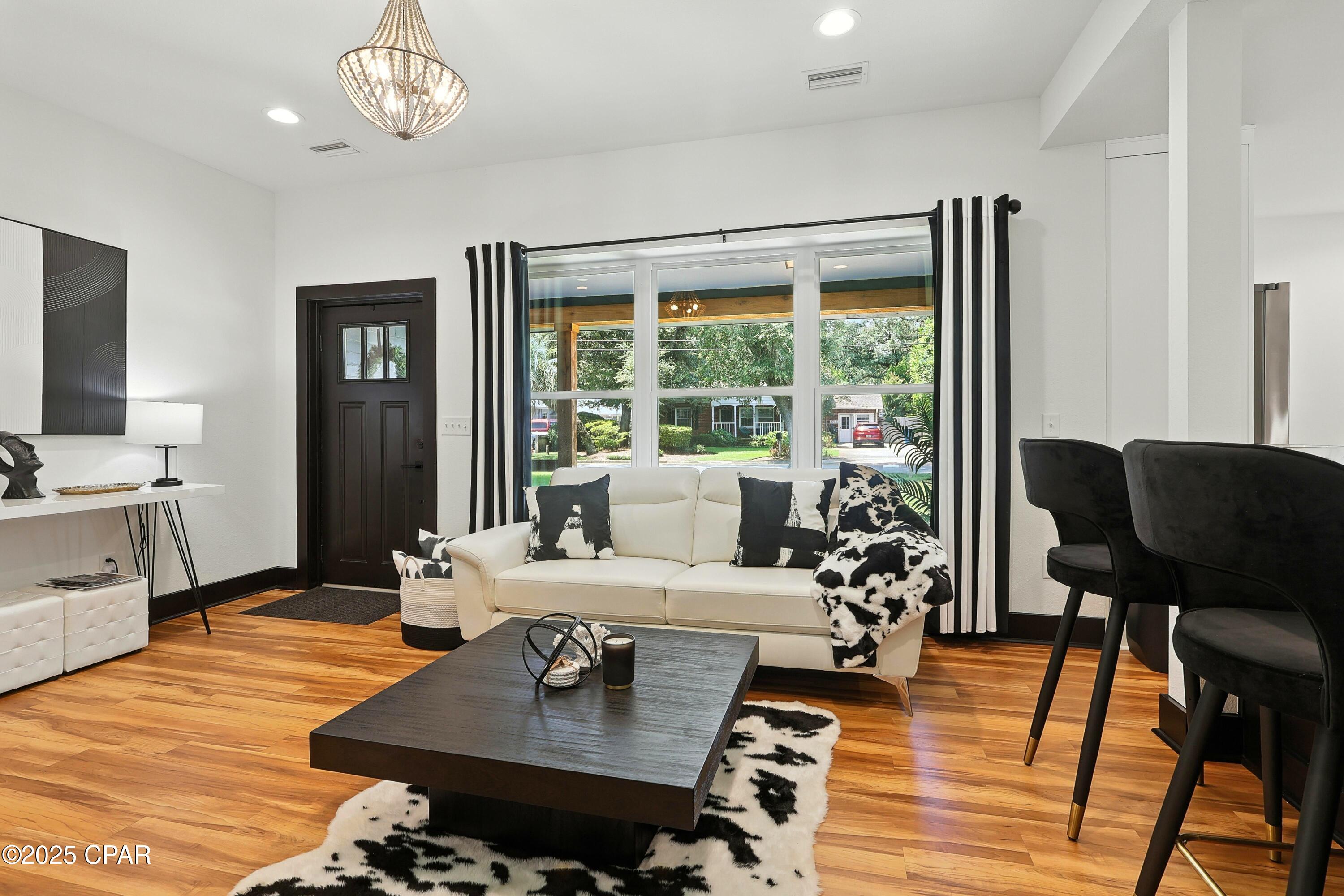 Image 3 For 328 Palo Alto Avenue