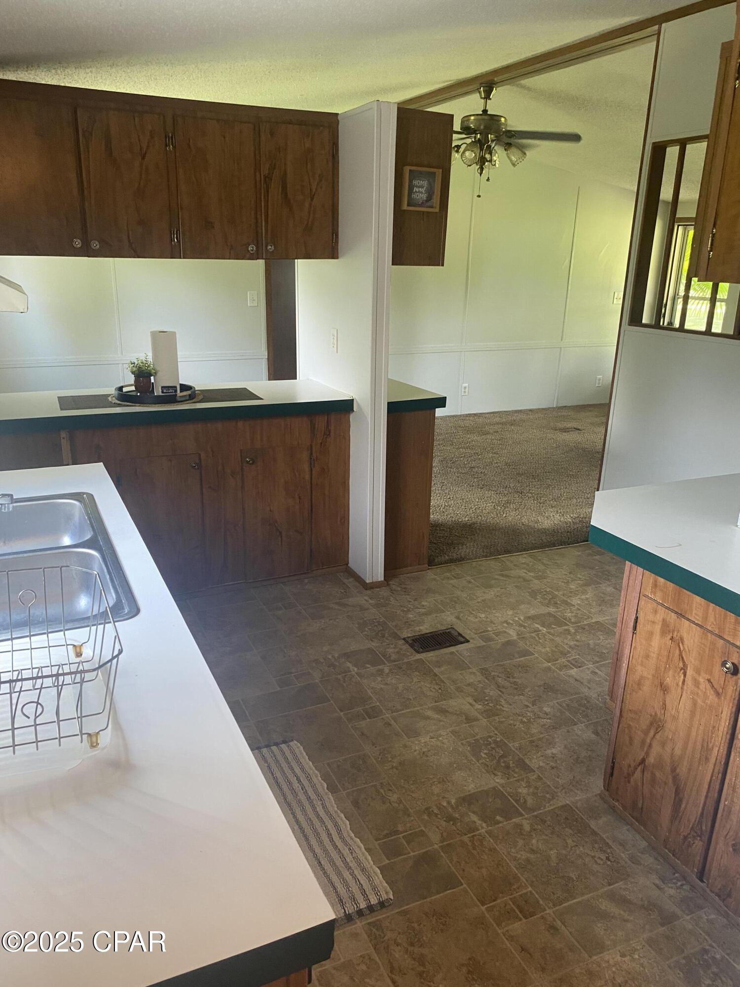 Image 13 For 1386 Parker Road