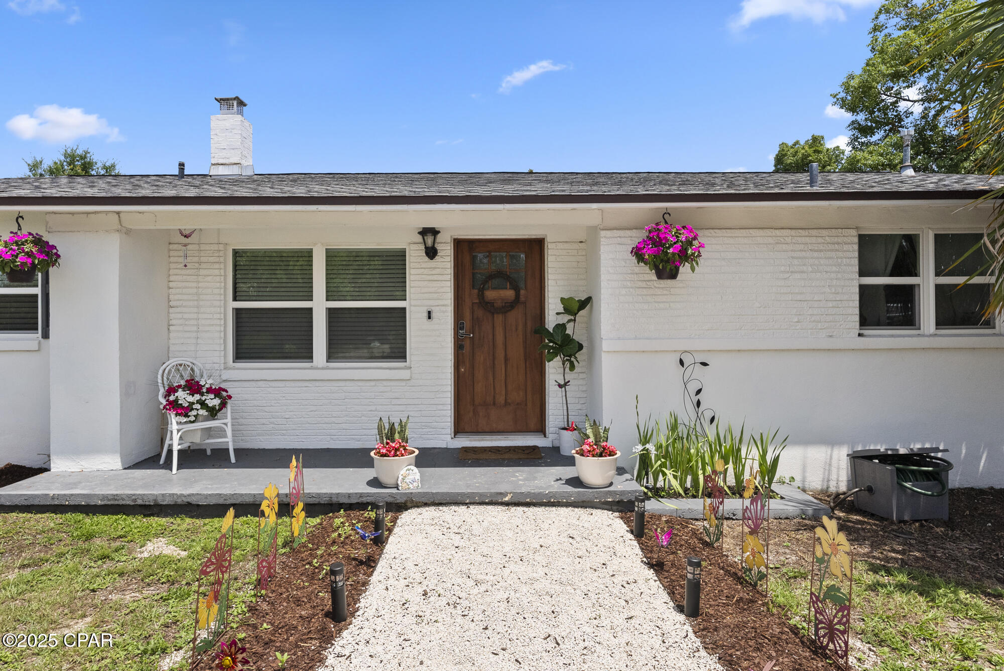 Listing photo id 2 for 905 2nd Plaza