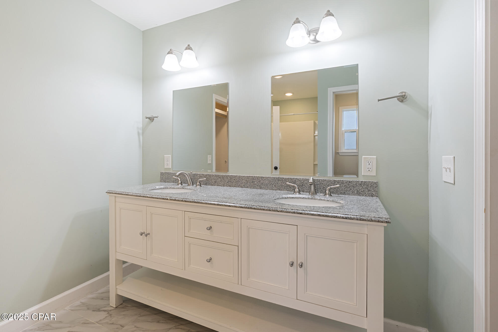 Listing photo id 20 for 905 2nd Plaza