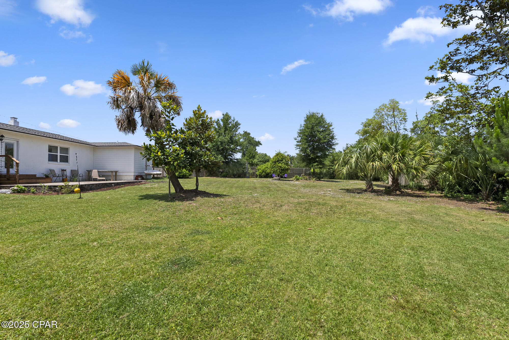 Listing photo id 34 for 905 2nd Plaza